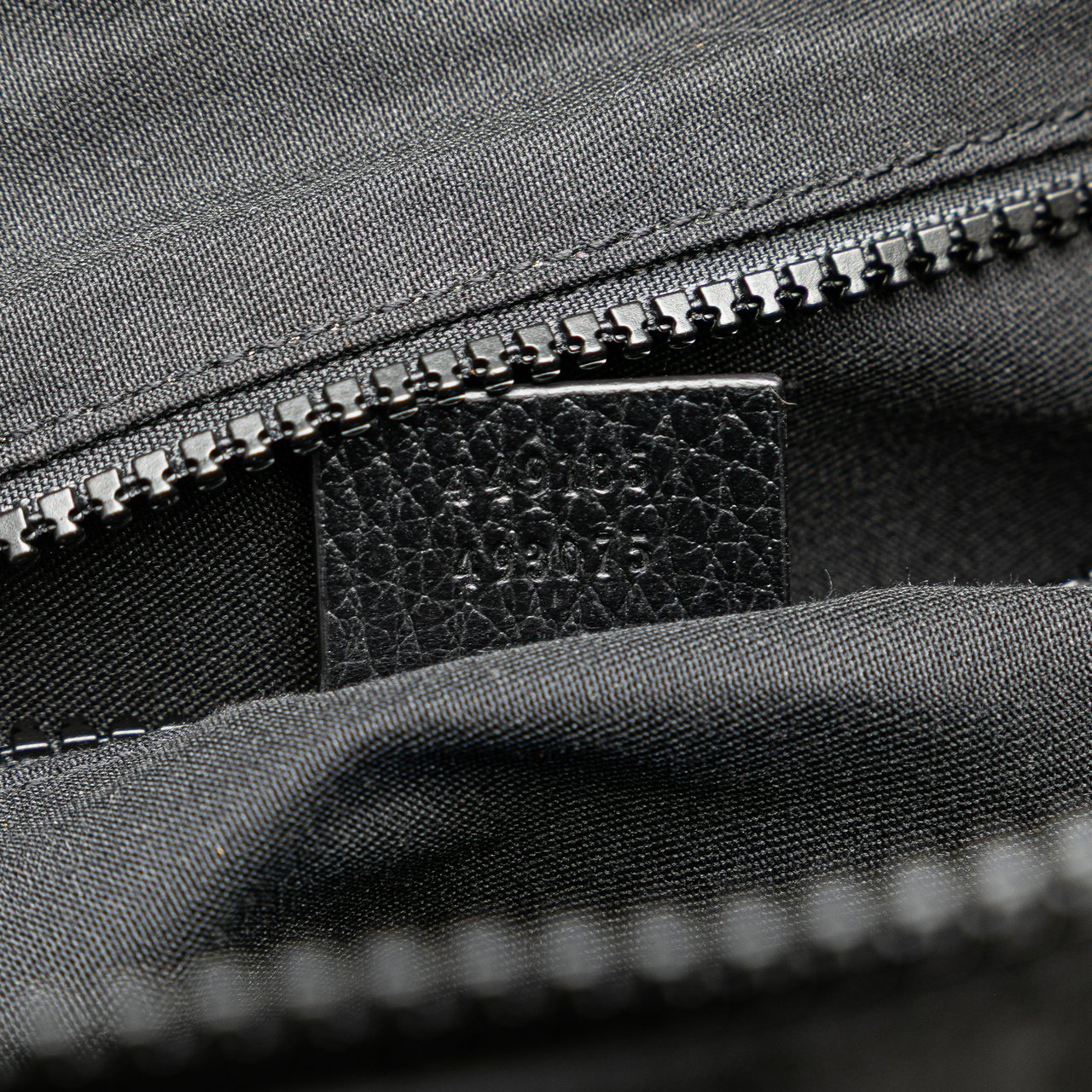 Gucci GG Nylon Web Crossbody Bag Zwart