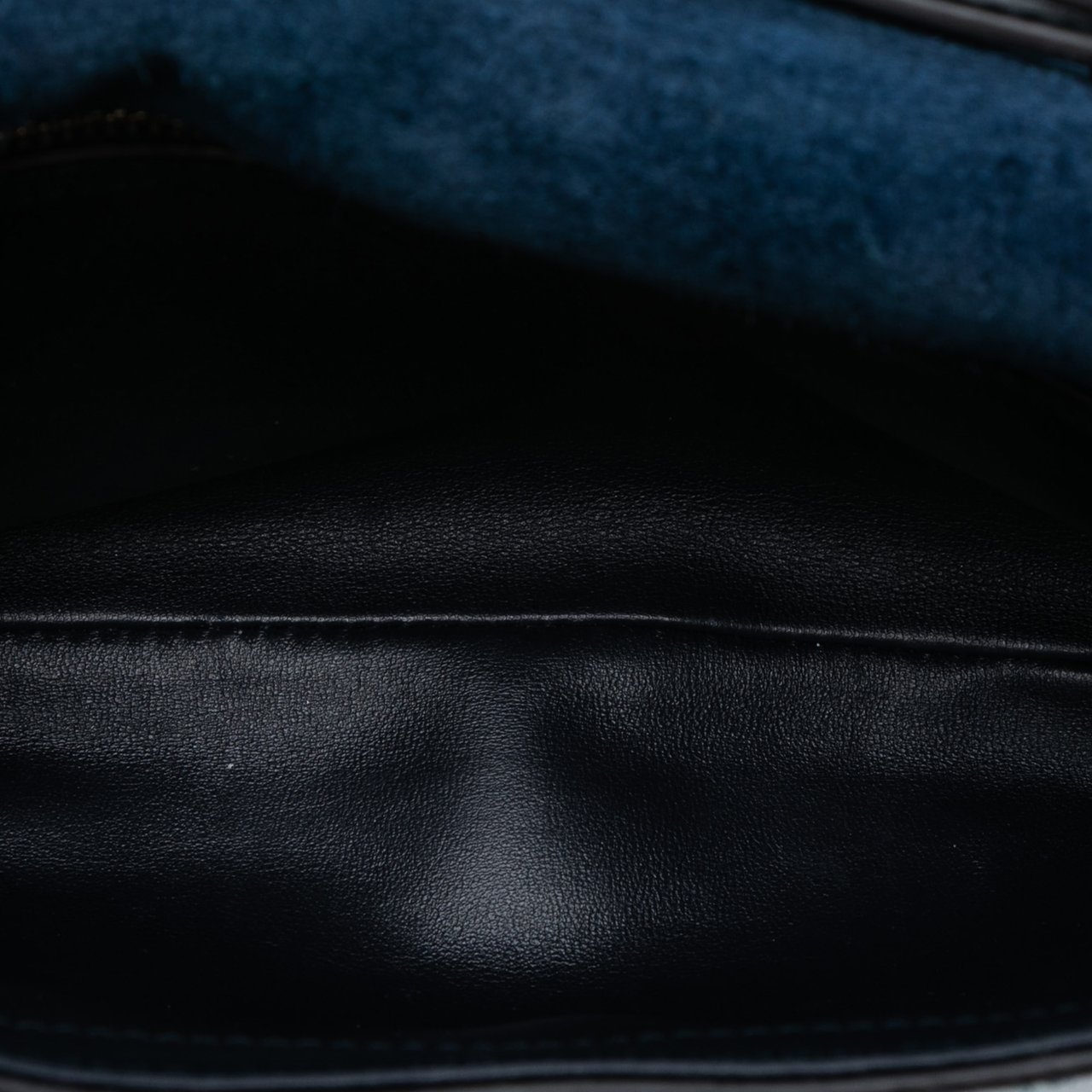 Gucci Small Suede Blondie Chain Satchel Blauw