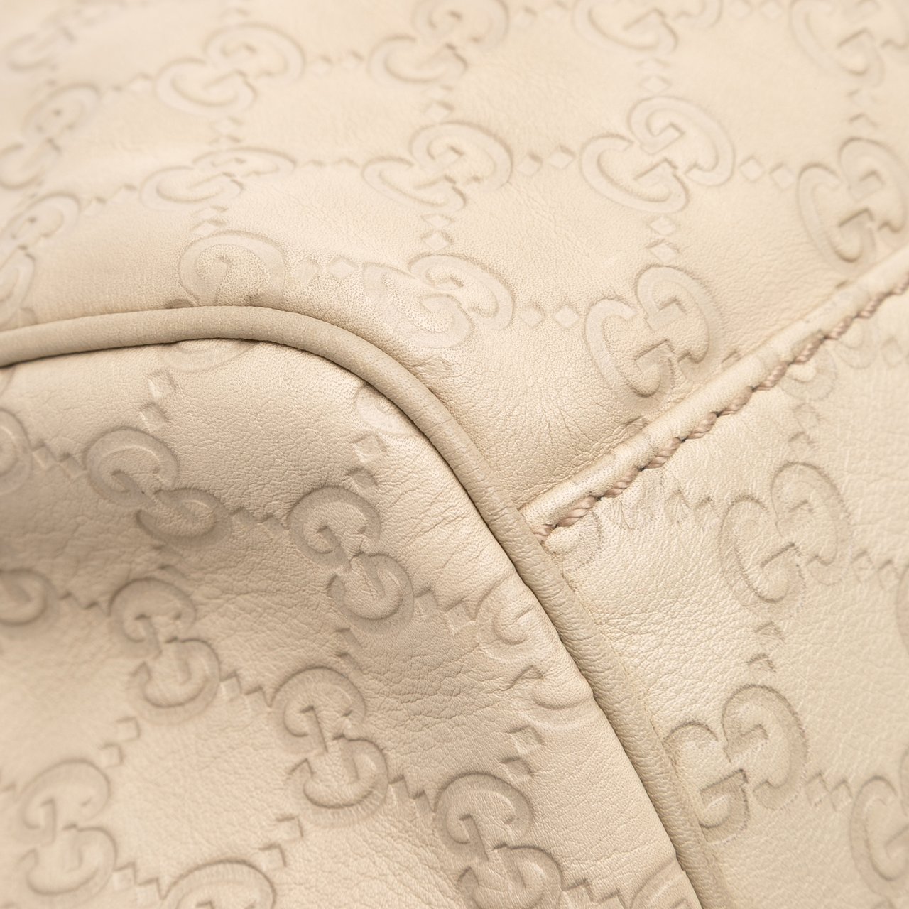 Gucci Guccissima Sukey Satchel Bruin