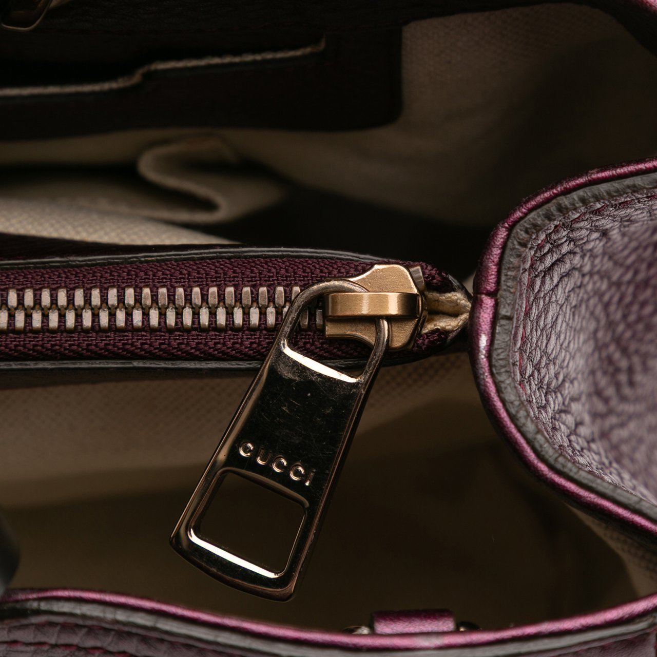 Gucci Medium Calfskin Bamboo Shopper Satchel Paars