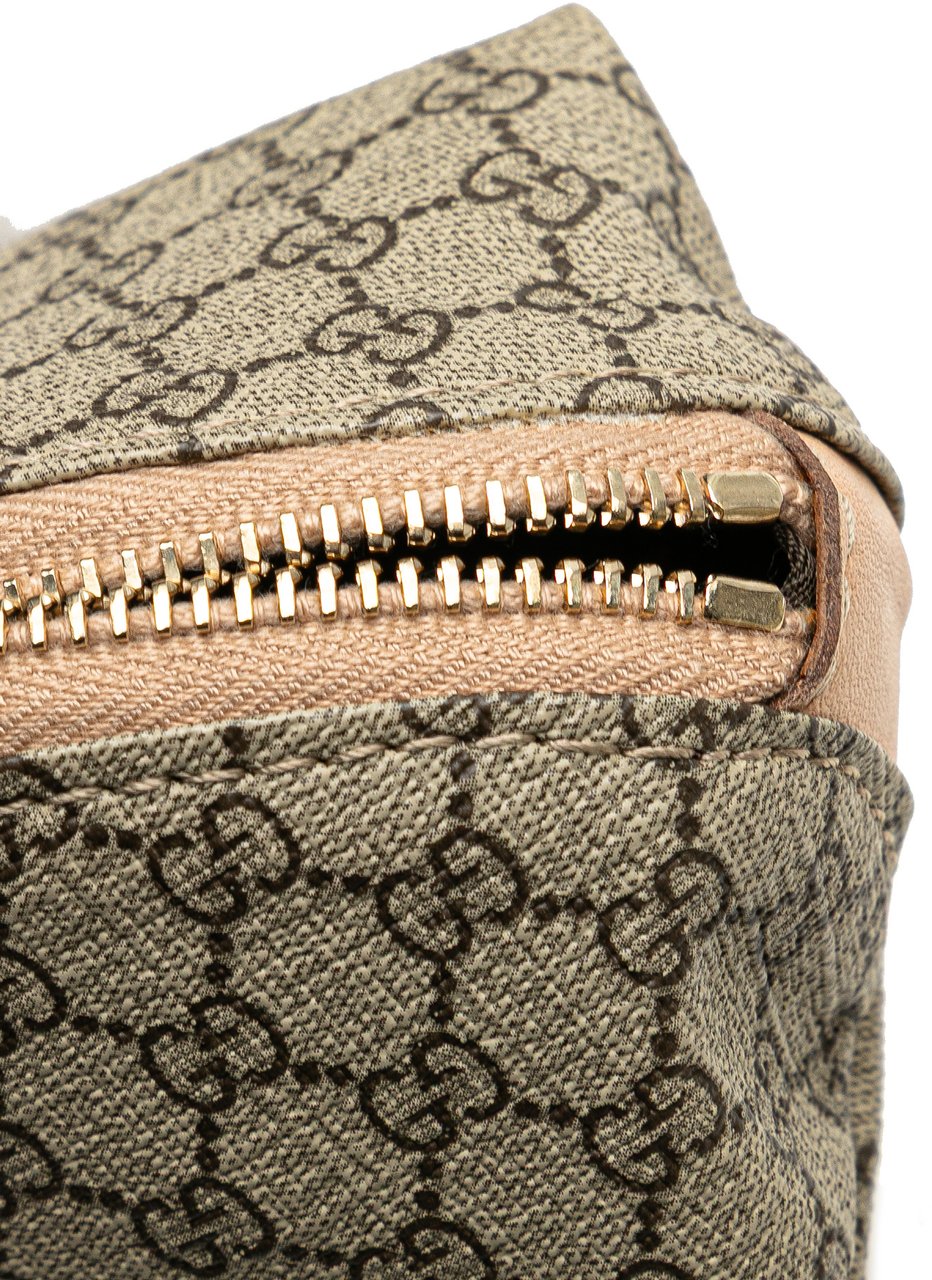 Gucci GG Supreme Pig Pouch Bruin