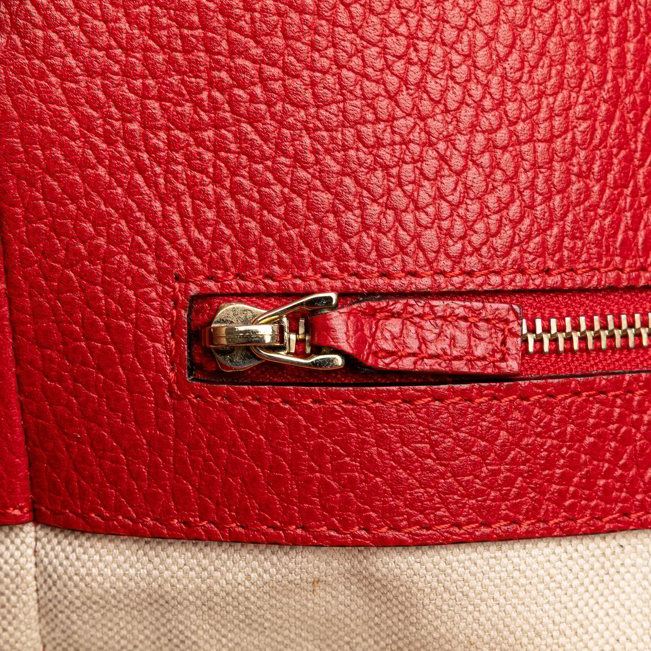 Gucci Medium Leather Swing Tote Rood