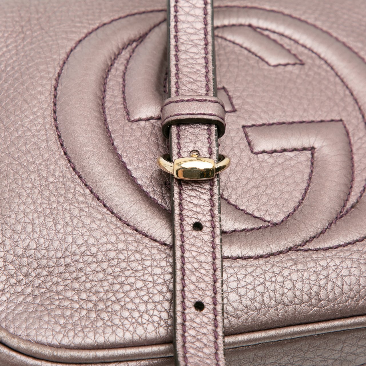 Gucci Metallic Leather Soho Disco Crossbody Paars