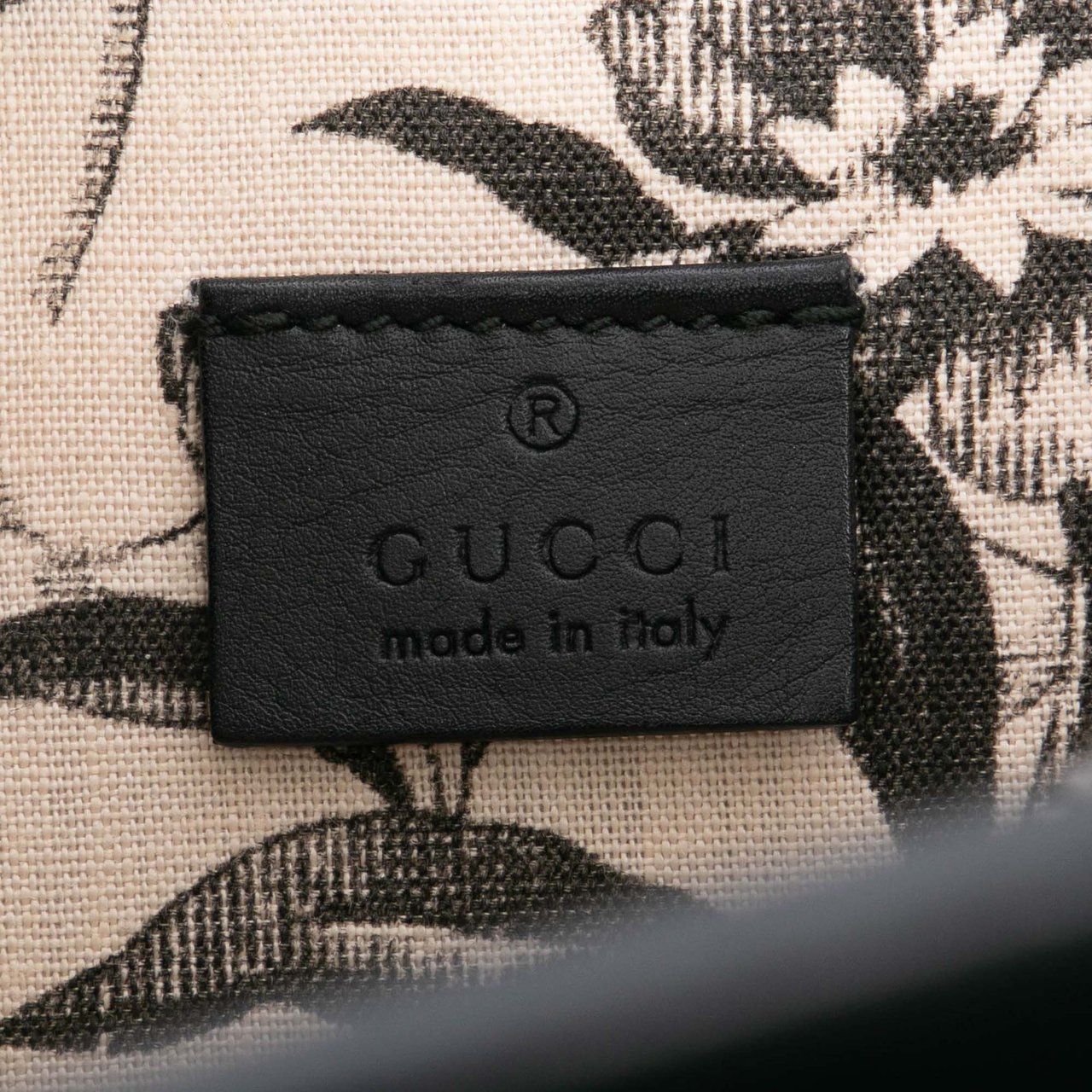 Gucci Medium Leather Dionysus Shoulder Bag Zwart
