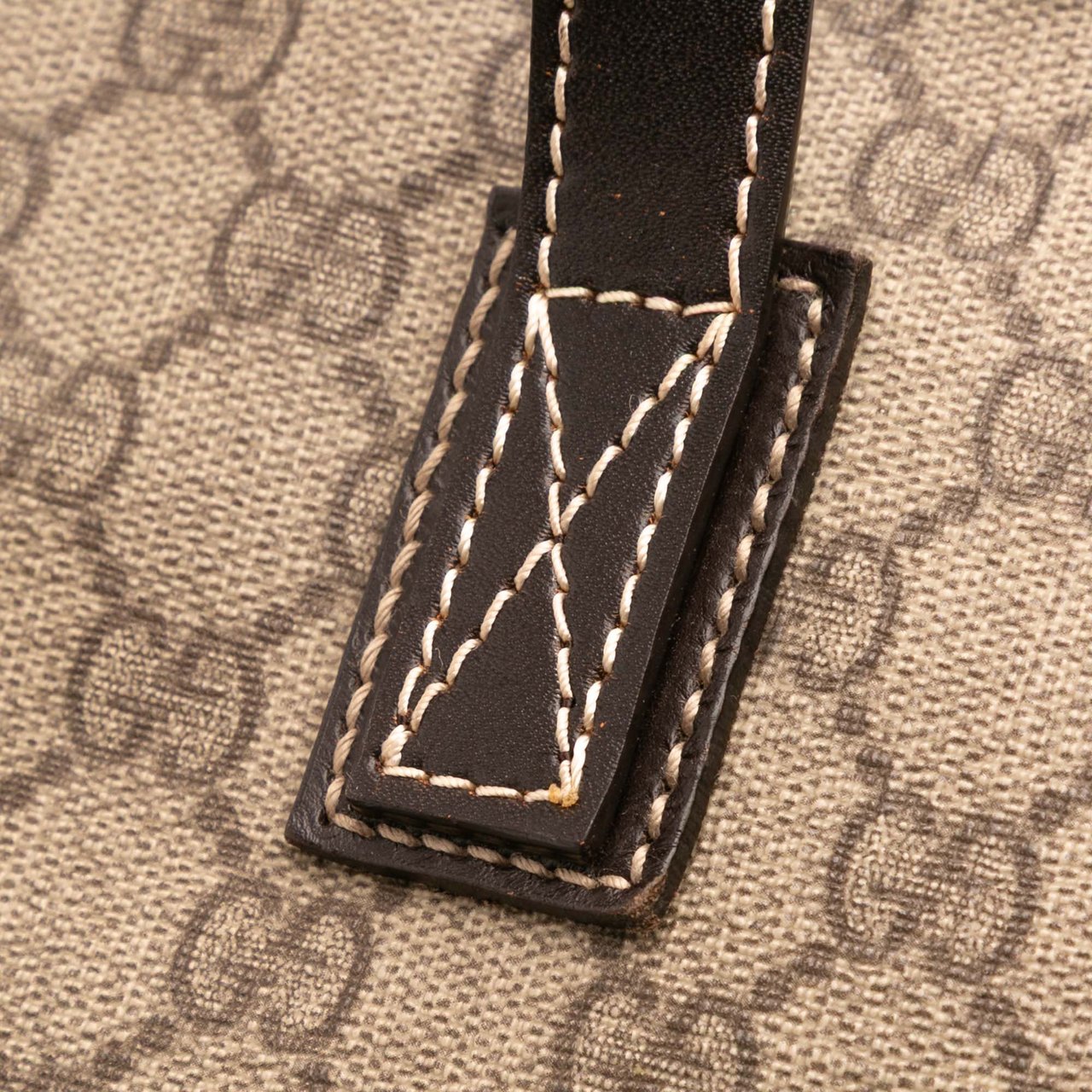 Gucci GG Supreme Tote Bruin