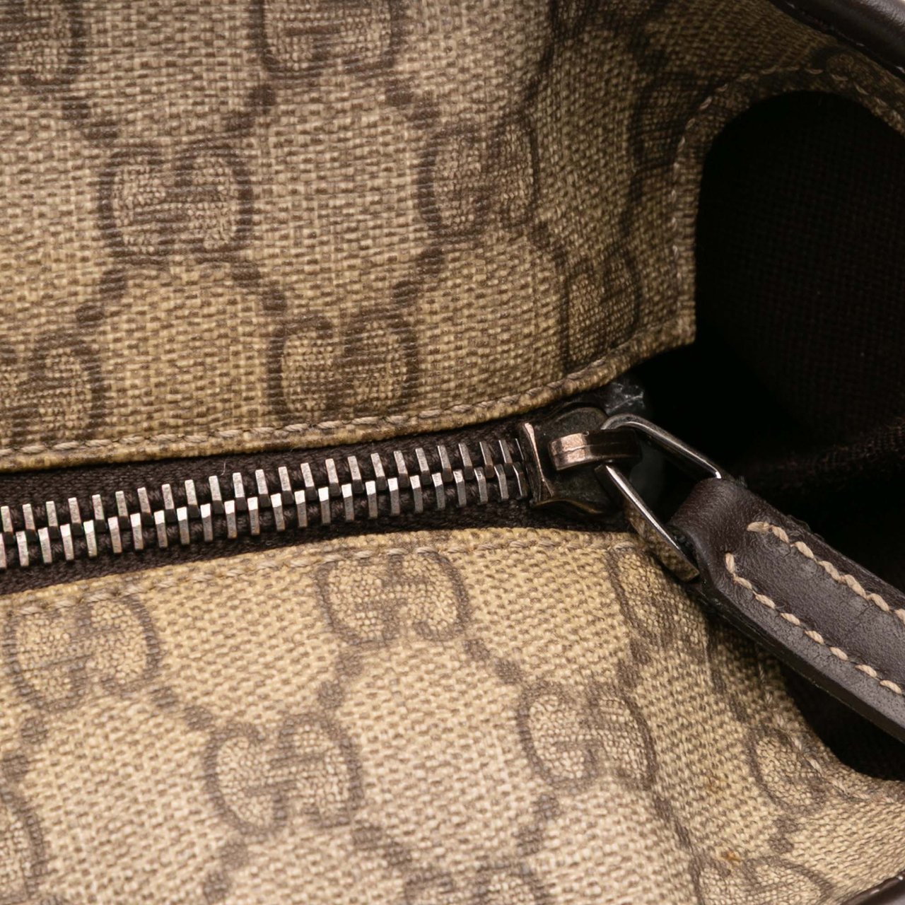 Gucci GG Supreme Tote Bruin