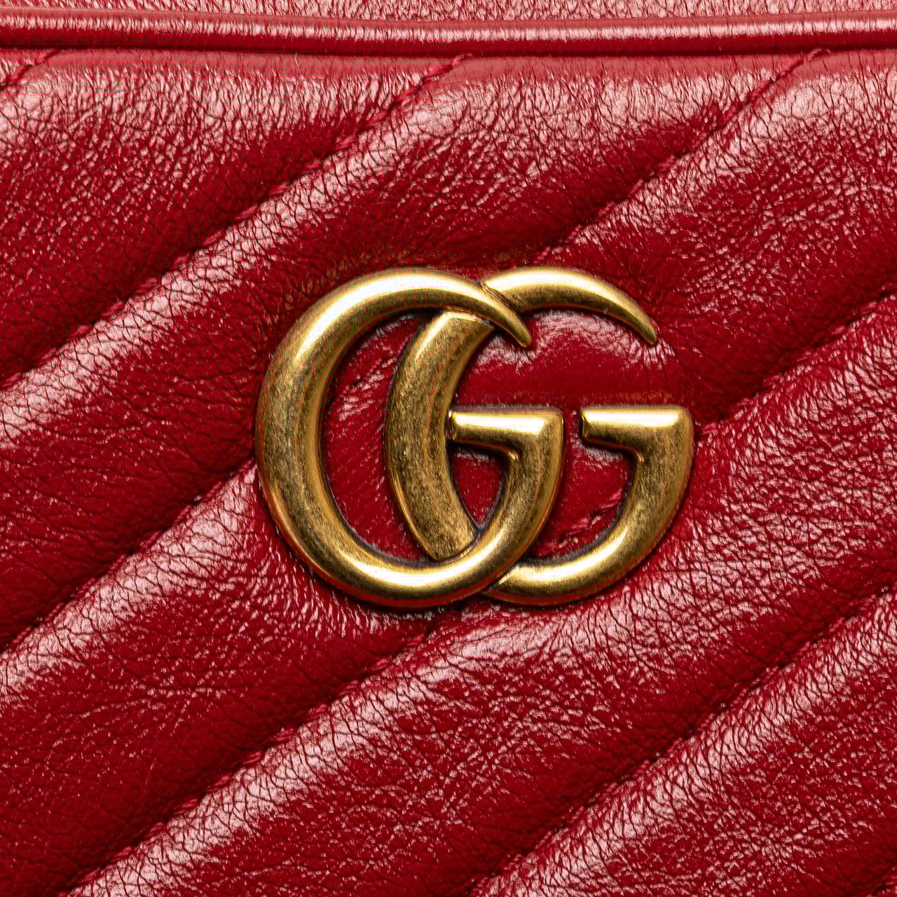 Gucci GG Marmont Matelasse Leather Double Zip Crossbody Rood