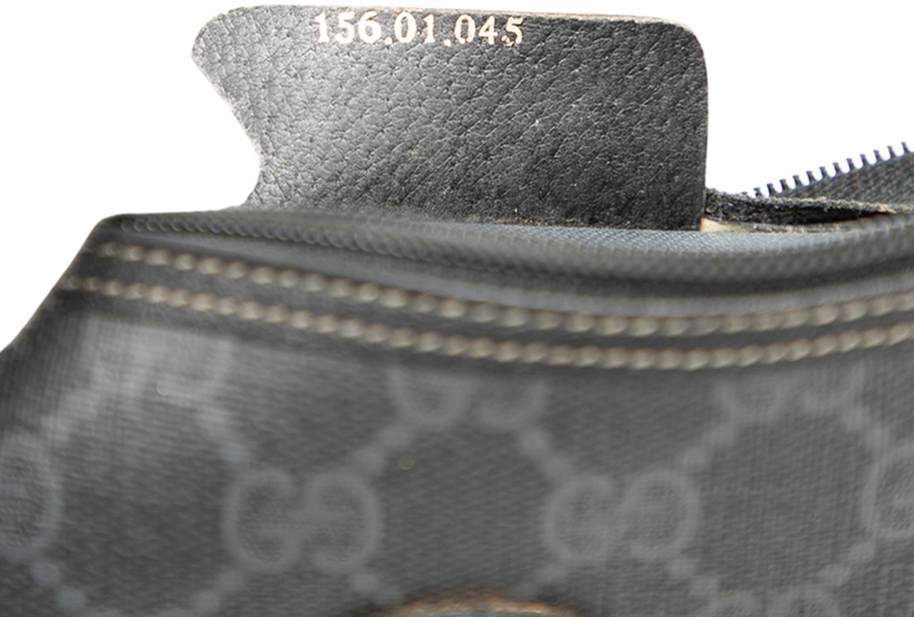 Gucci GG Supreme Pouch Zwart