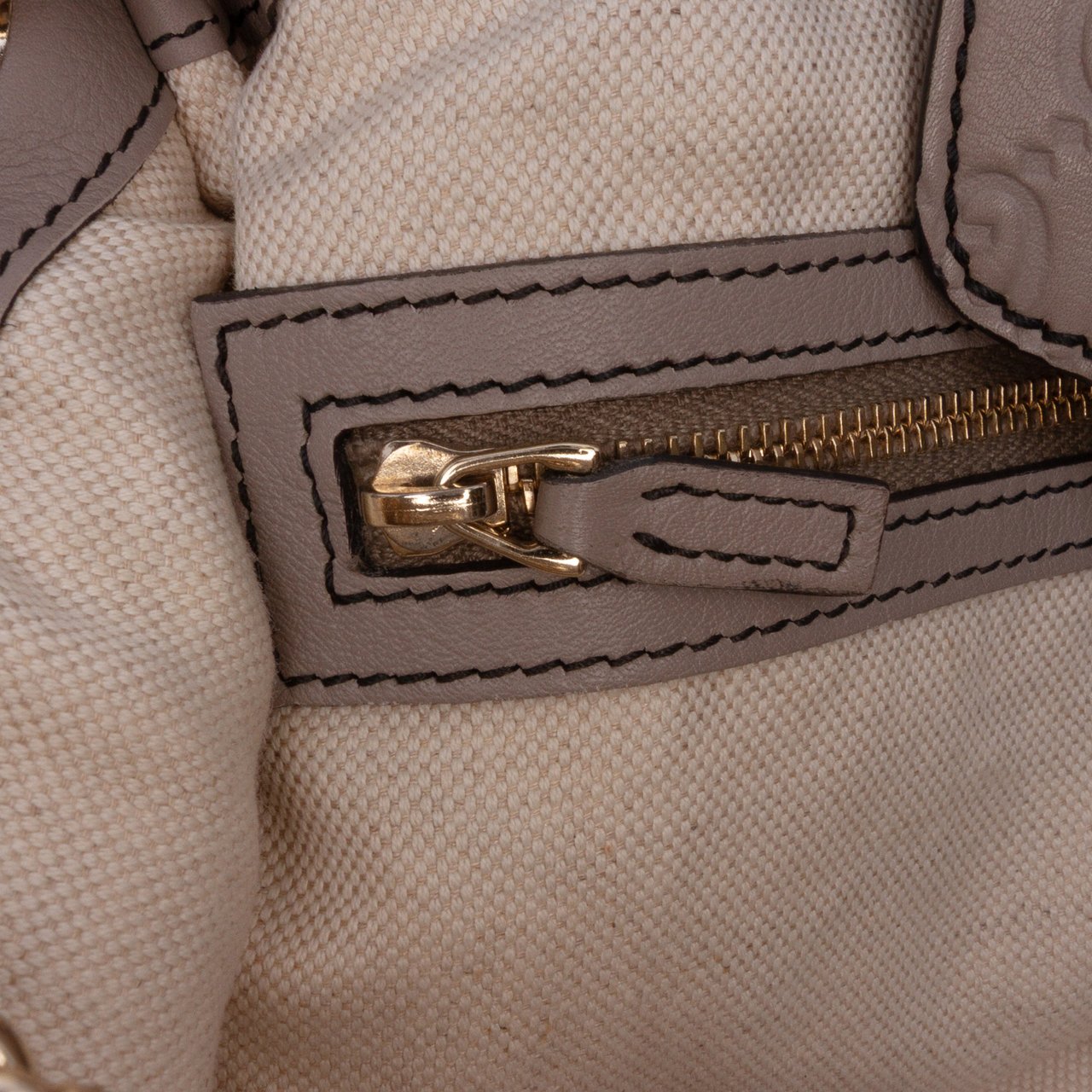 Gucci Large Guccissima Emily Chain Shoulder Bag Grijs