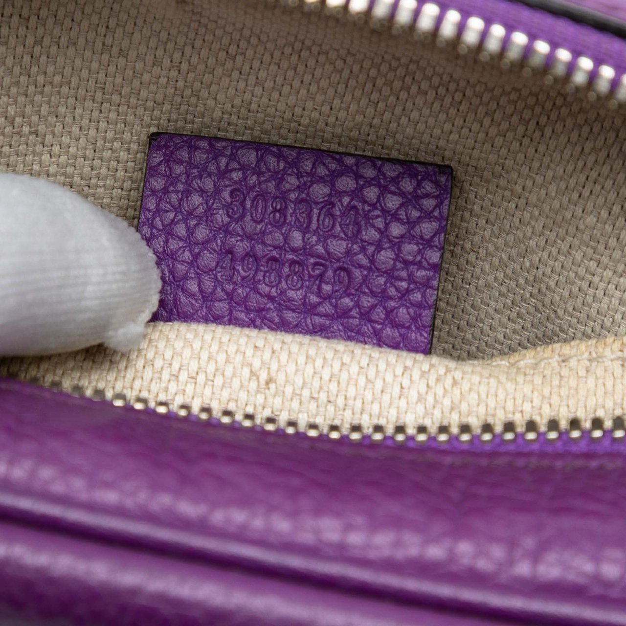 Gucci Metallic Leather Soho Disco Crossbody Paars