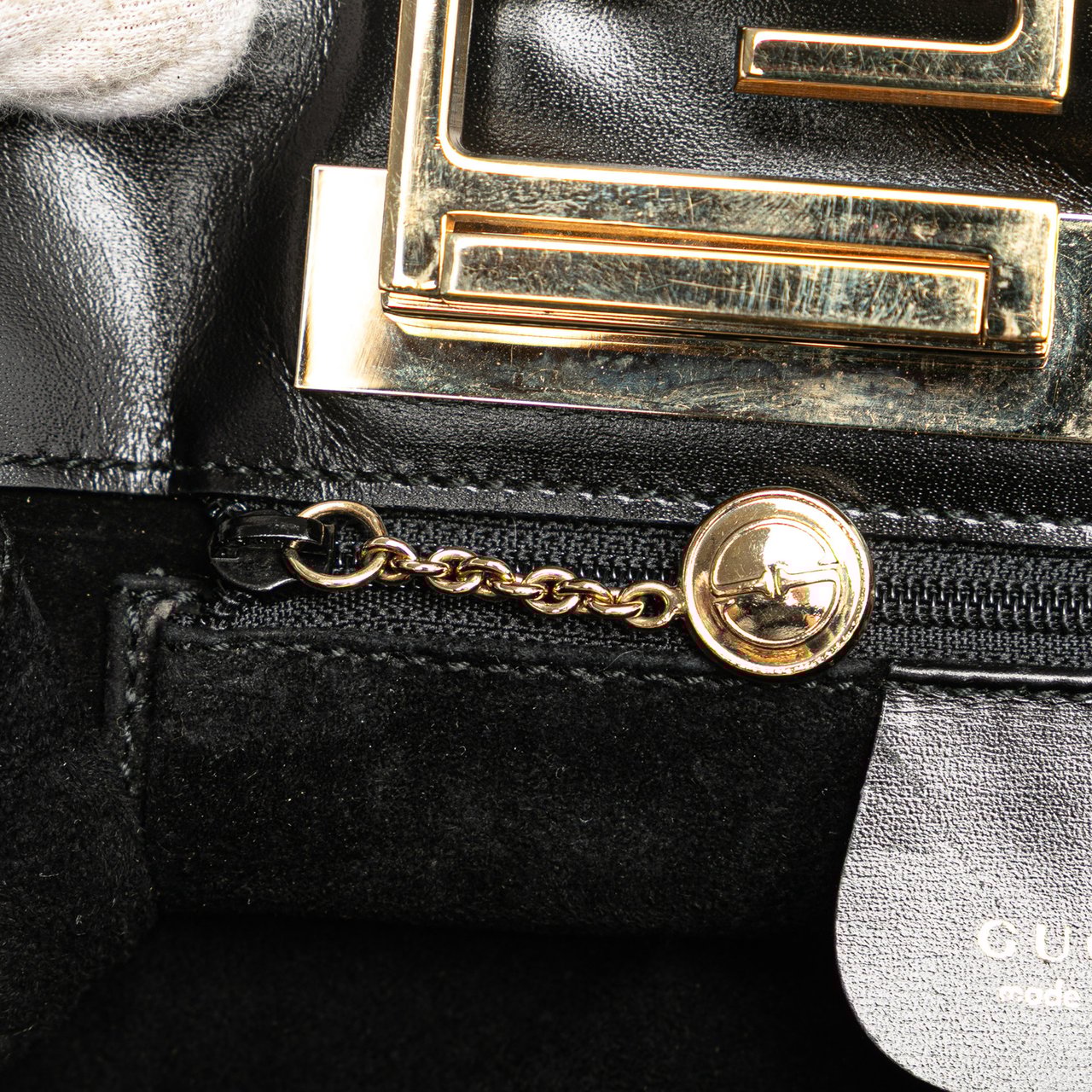 Gucci Suede Handbag Zwart