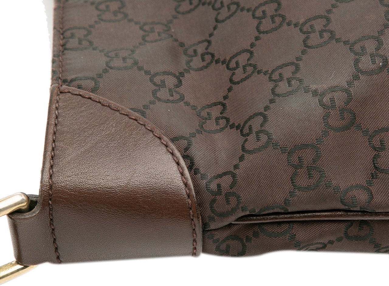 Gucci GG Canvas Shoulder Bag Bruin