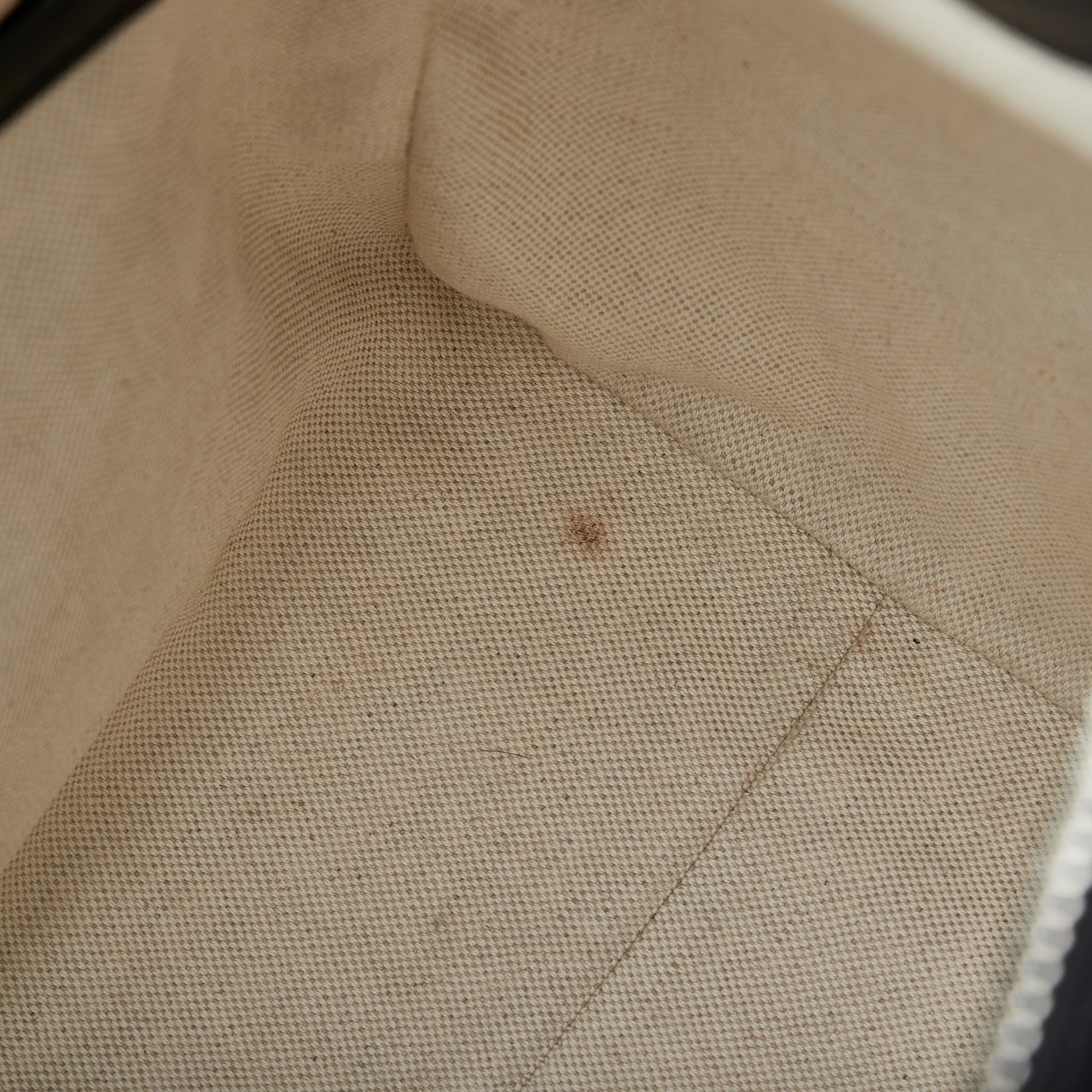 Gucci GG Embossed Tote Zwart