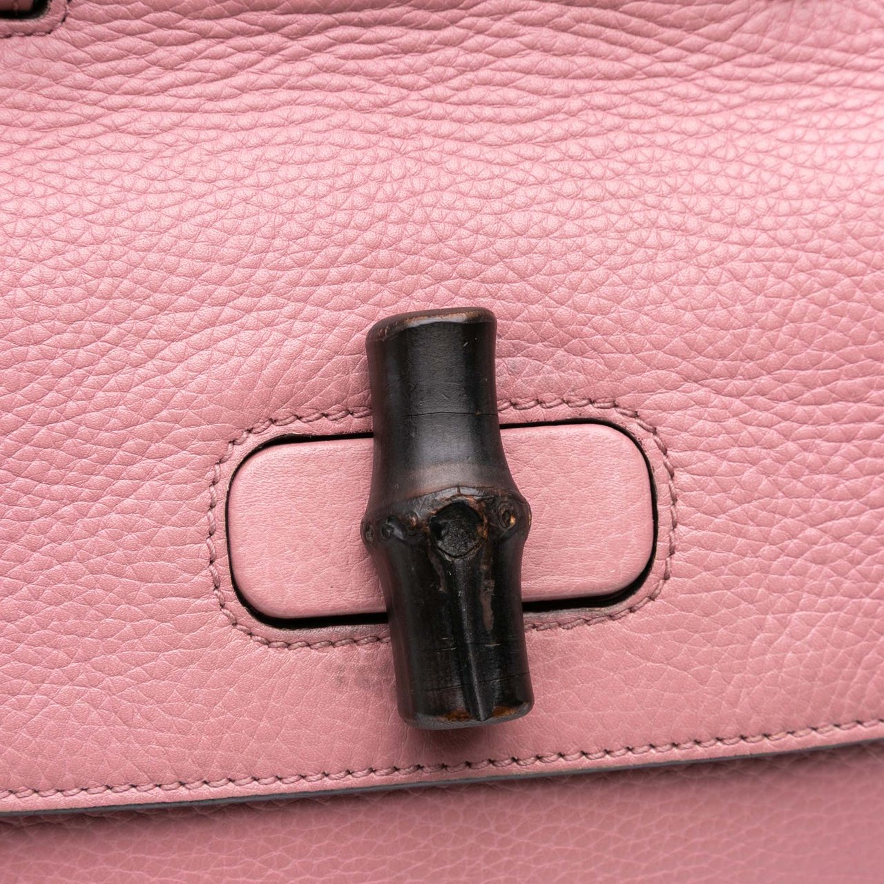 Gucci Medium Leather Bamboo Daily Satchel Roze
