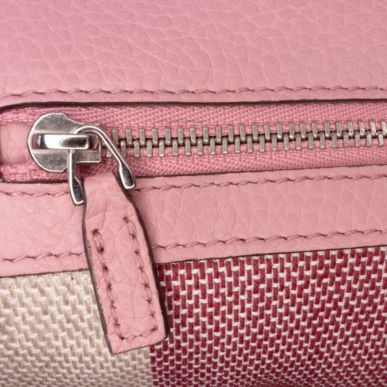 Gucci Medium Leather Bamboo Daily Satchel Roze