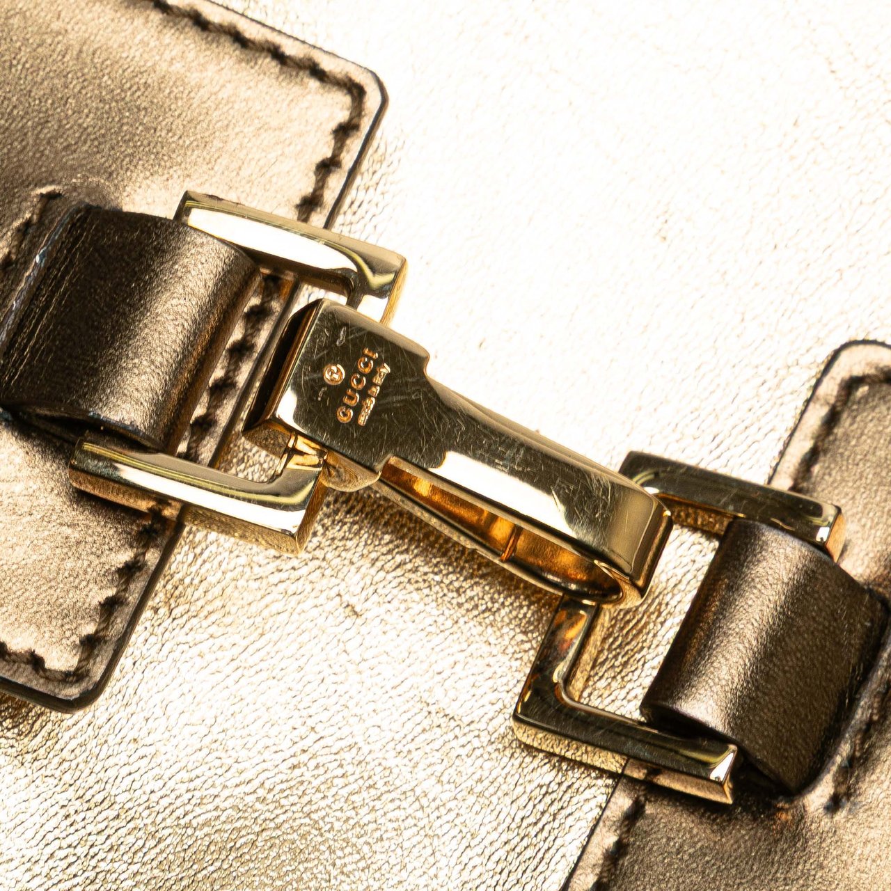 Gucci Metallic Calfskin Jackie Crossbody Goud