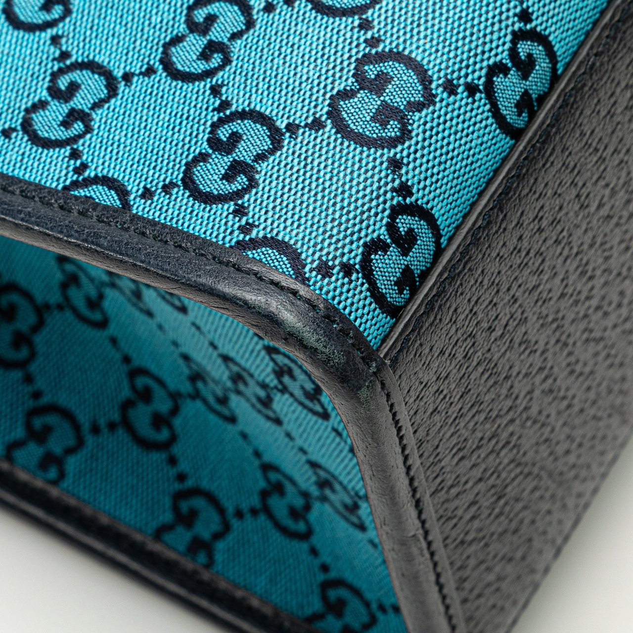 Gucci Small GG Canvas Interlocking G Tote Blauw