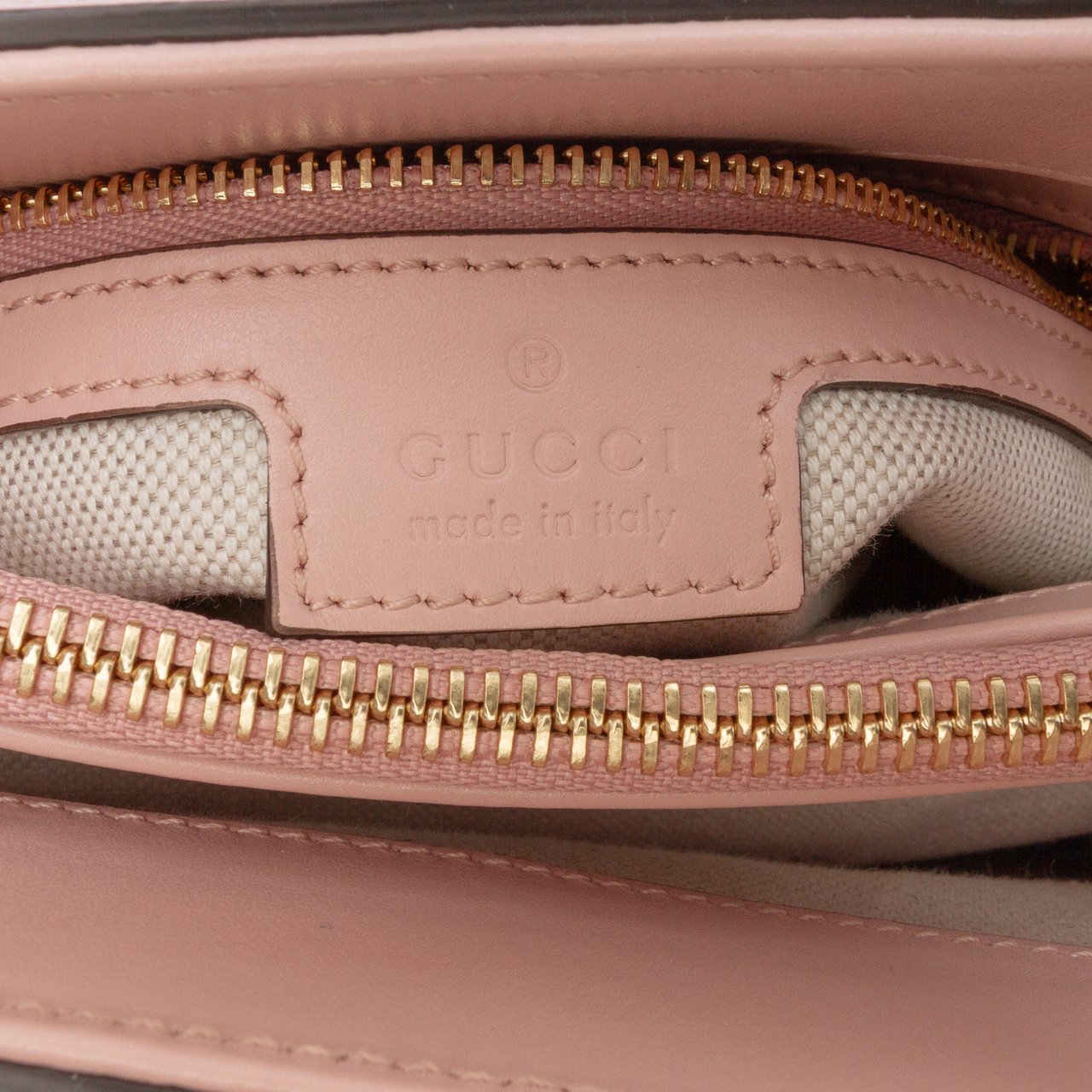 Gucci Mini GG Matelasse Leather Top Handle Bag Roze