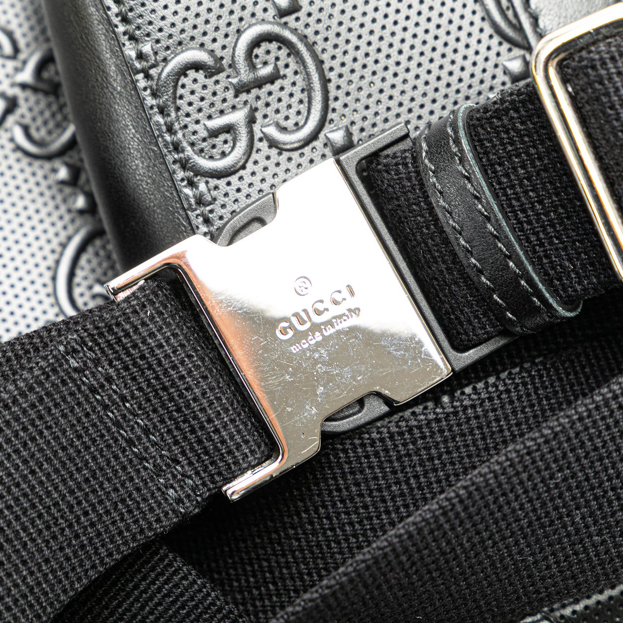 Gucci GG Embossed Perforated Double Belt Bag Zwart