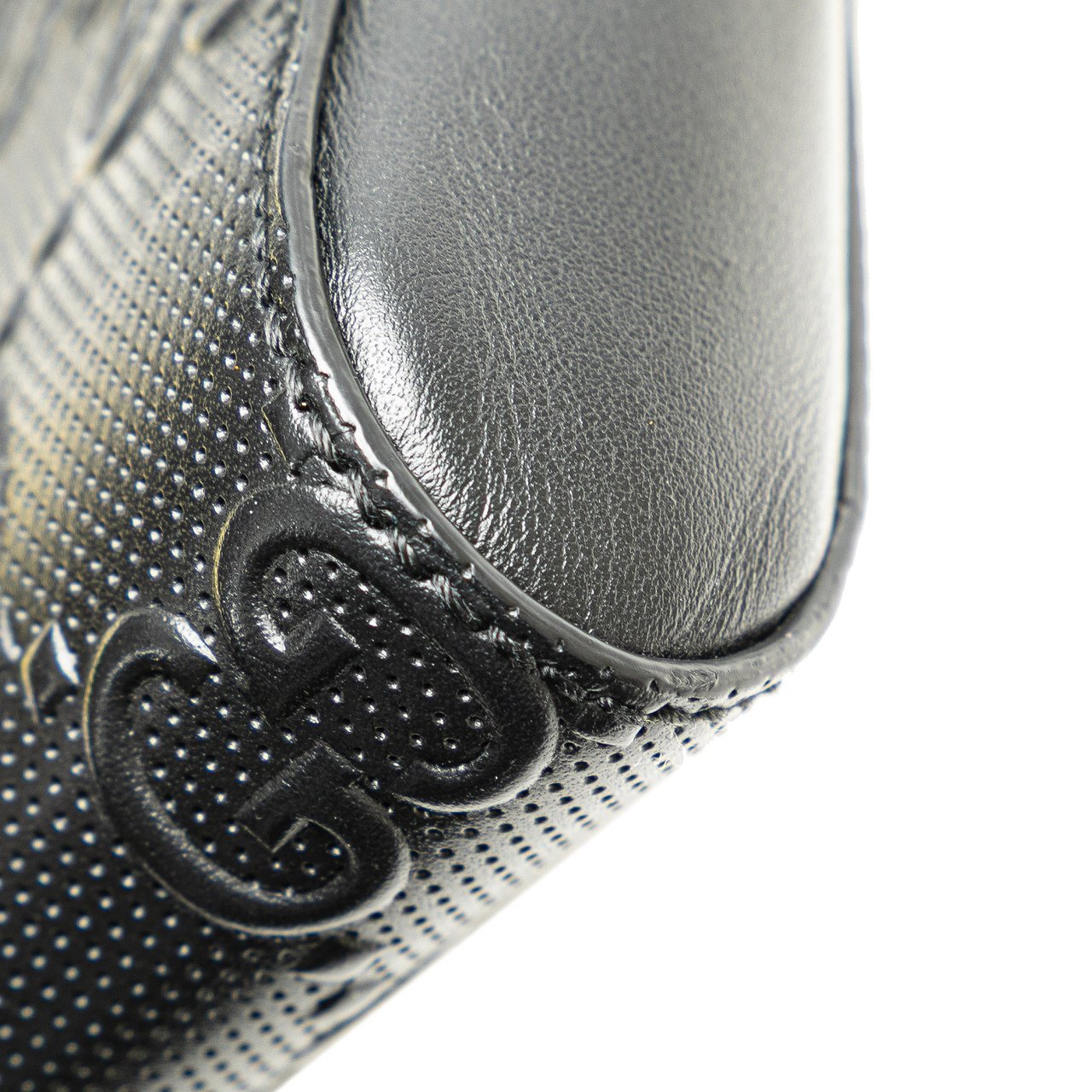 Gucci GG Embossed Perforated Double Belt Bag Zwart