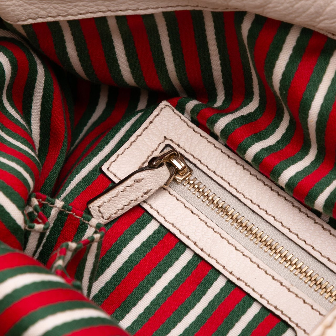 Gucci Leather Horsebit Hobo Bag Wit
