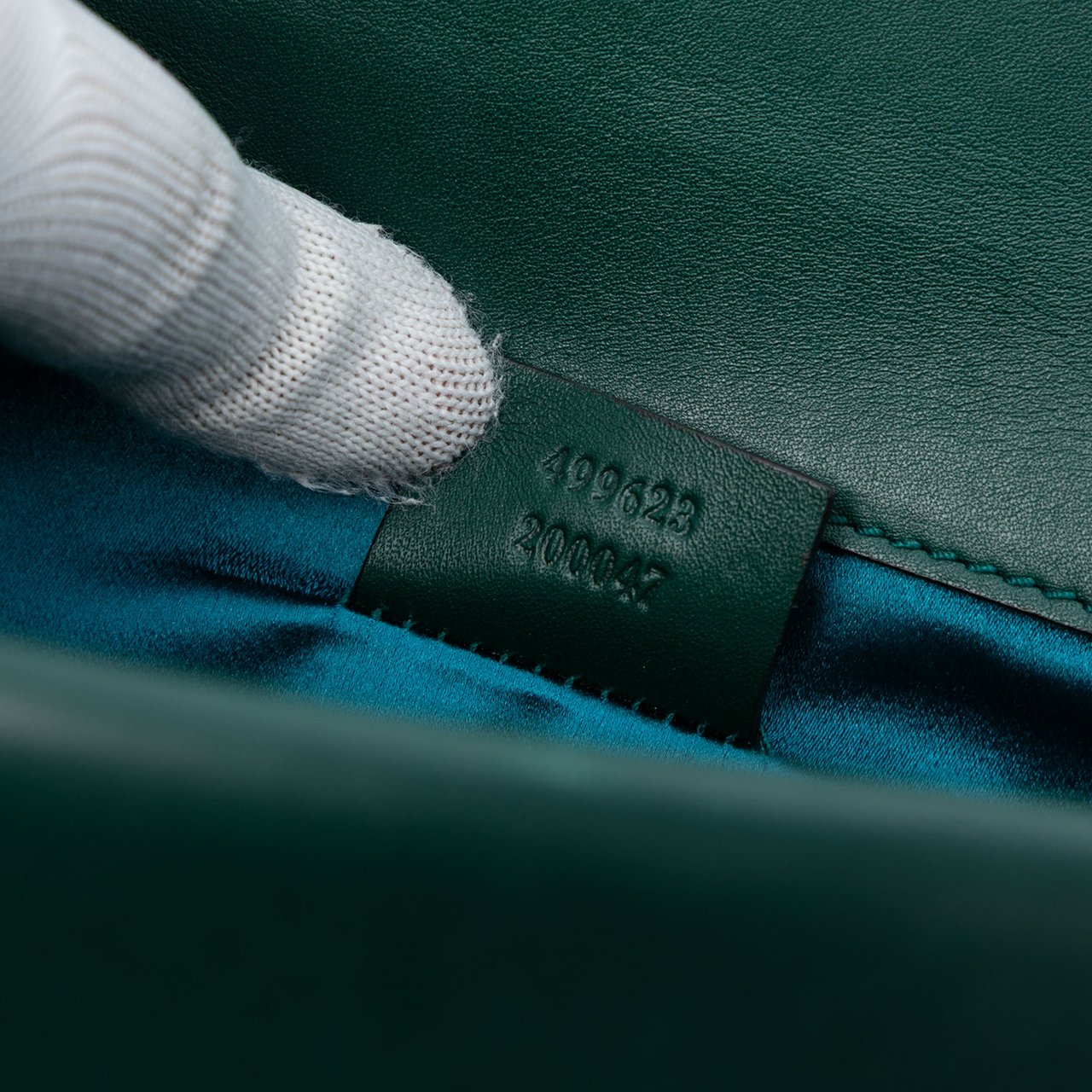 Gucci Medium GG Velvet Dionysus Crossbody Groen