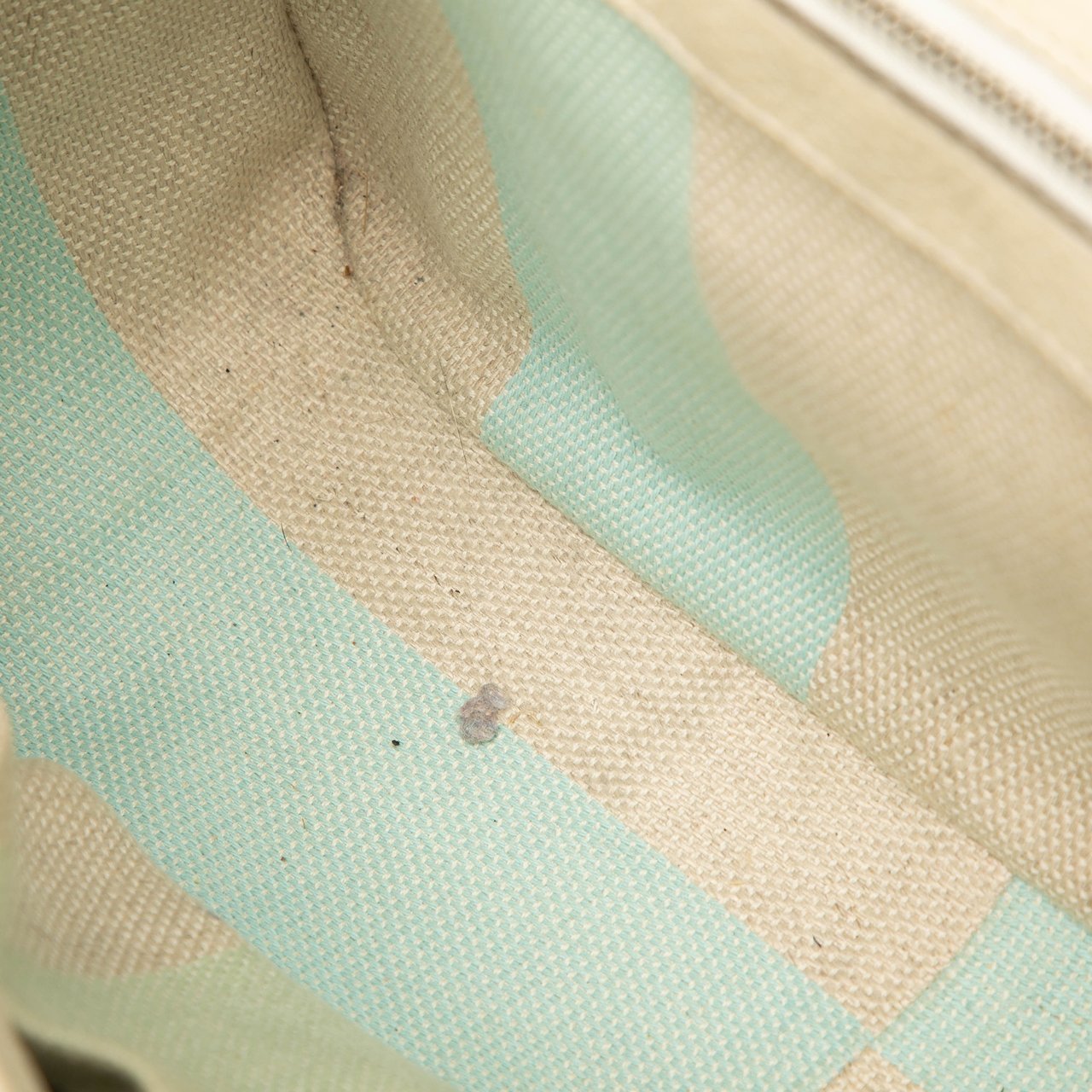 Gucci Medium Leather Bamboo Daily Crossbody Wit