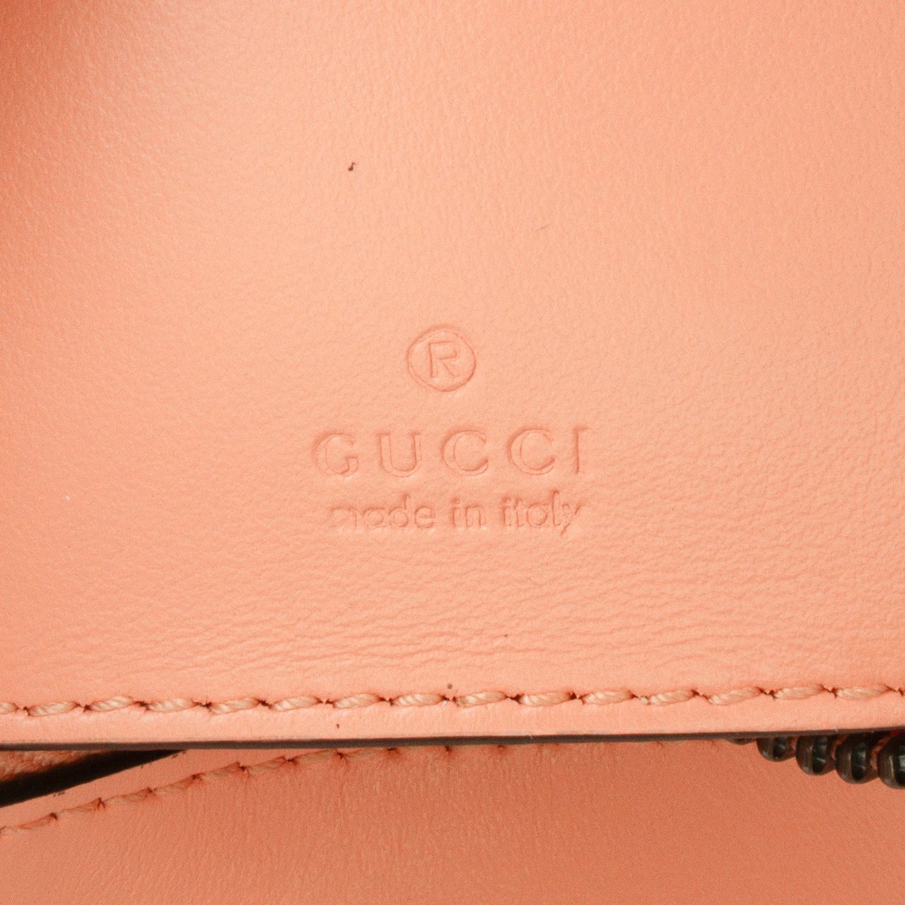 Gucci Mini Matelasse Leather GG Marmont Half Moon Hobo Roze