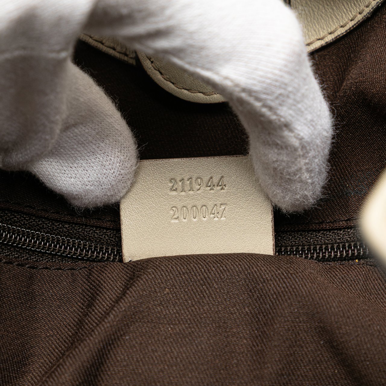 Gucci Medium GG Canvas Sukey Tote Bruin