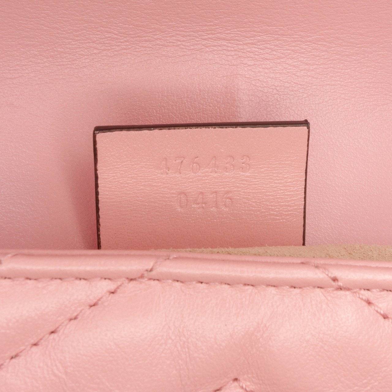 Gucci Mini GG Marmont Matelasse Leather Flap Crossbody Roze