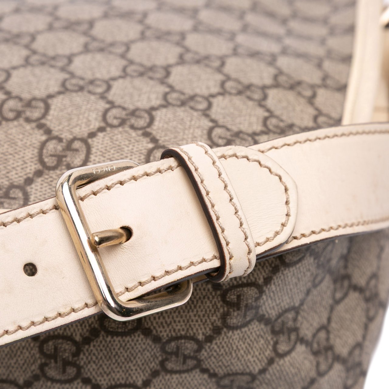 Gucci GG Supreme Crossbody Bruin