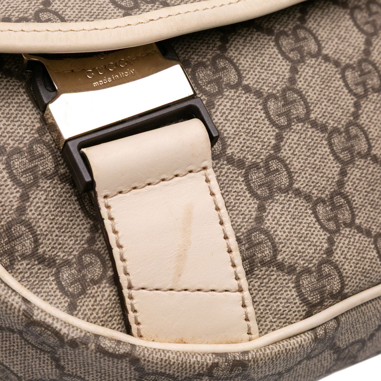 Gucci GG Supreme Crossbody Bruin