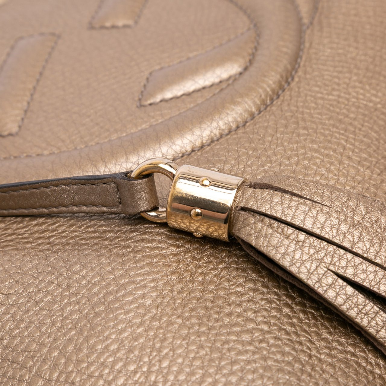 Gucci Medium Leather Soho Chain Tote Goud