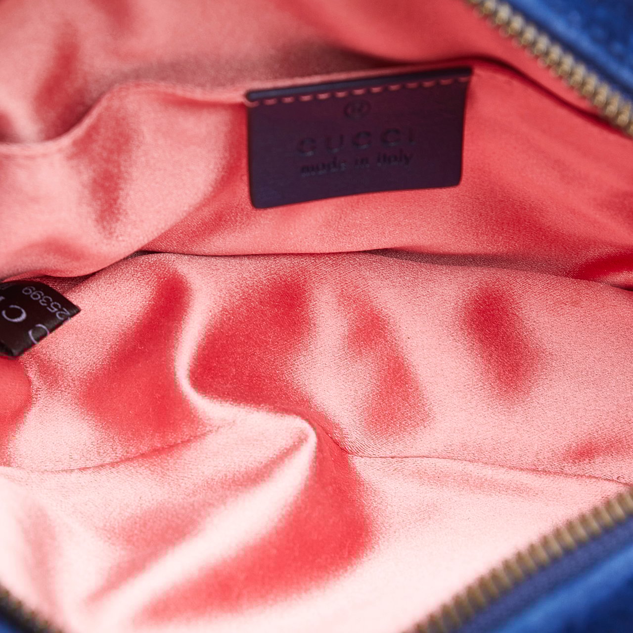 Gucci GG Marmont Velvet Matelasse Belt Bag Blauw