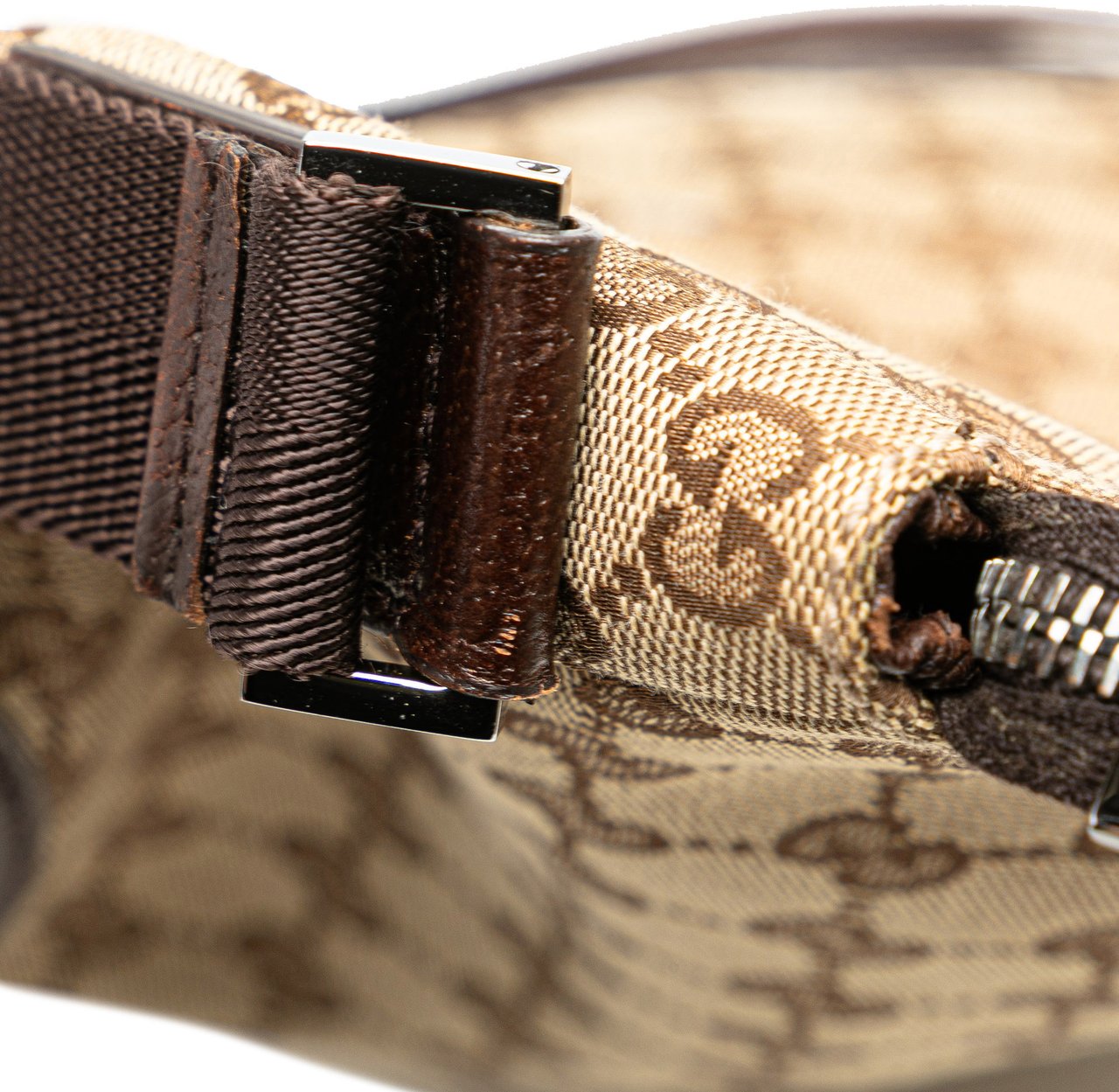 Gucci GG Canvas Crossbody Bruin
