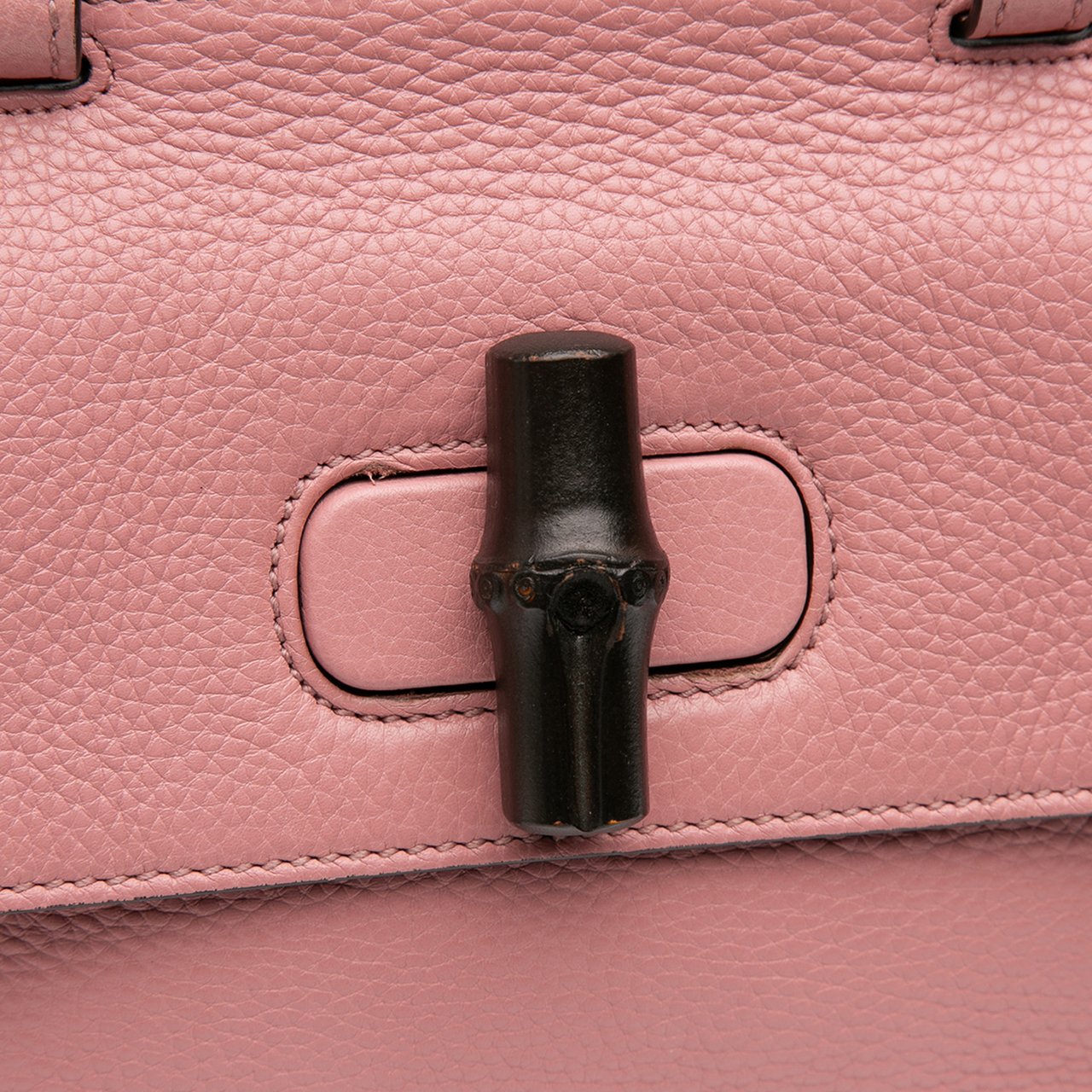 Gucci Medium Leather Bamboo Daily Satchel Roze
