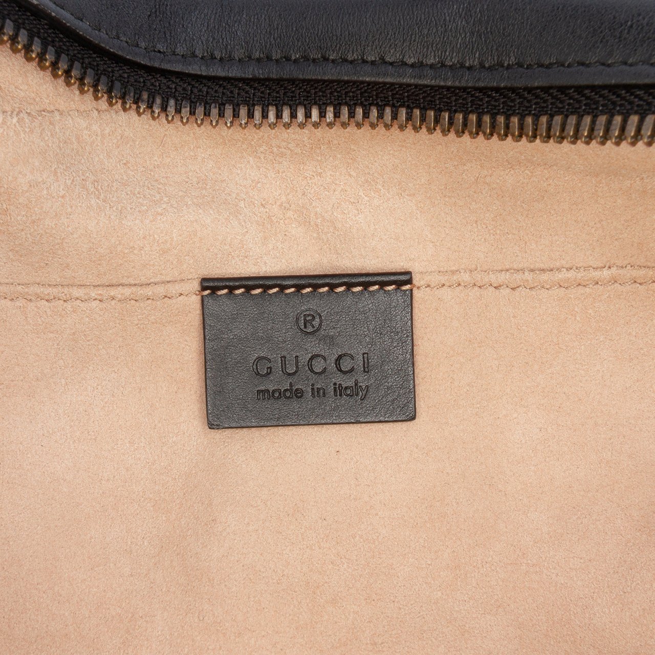 Gucci Small GG Marmont Matelasse Leather Pearl Studded Crossbody Zwart