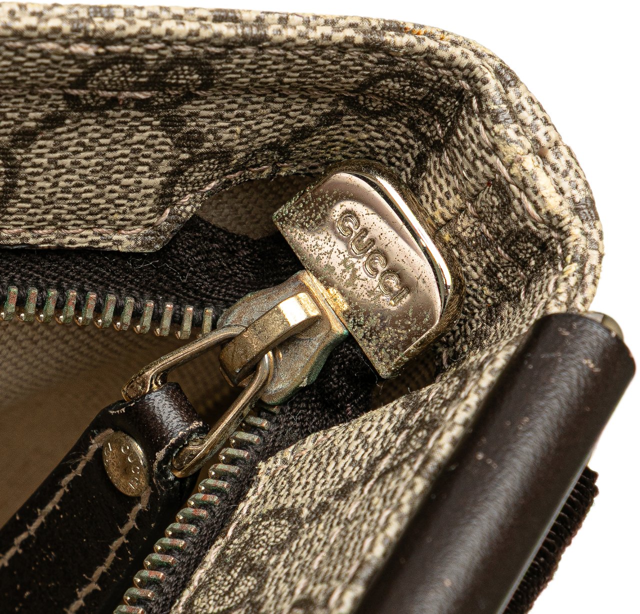 Gucci GG Supreme Crossbody Bruin