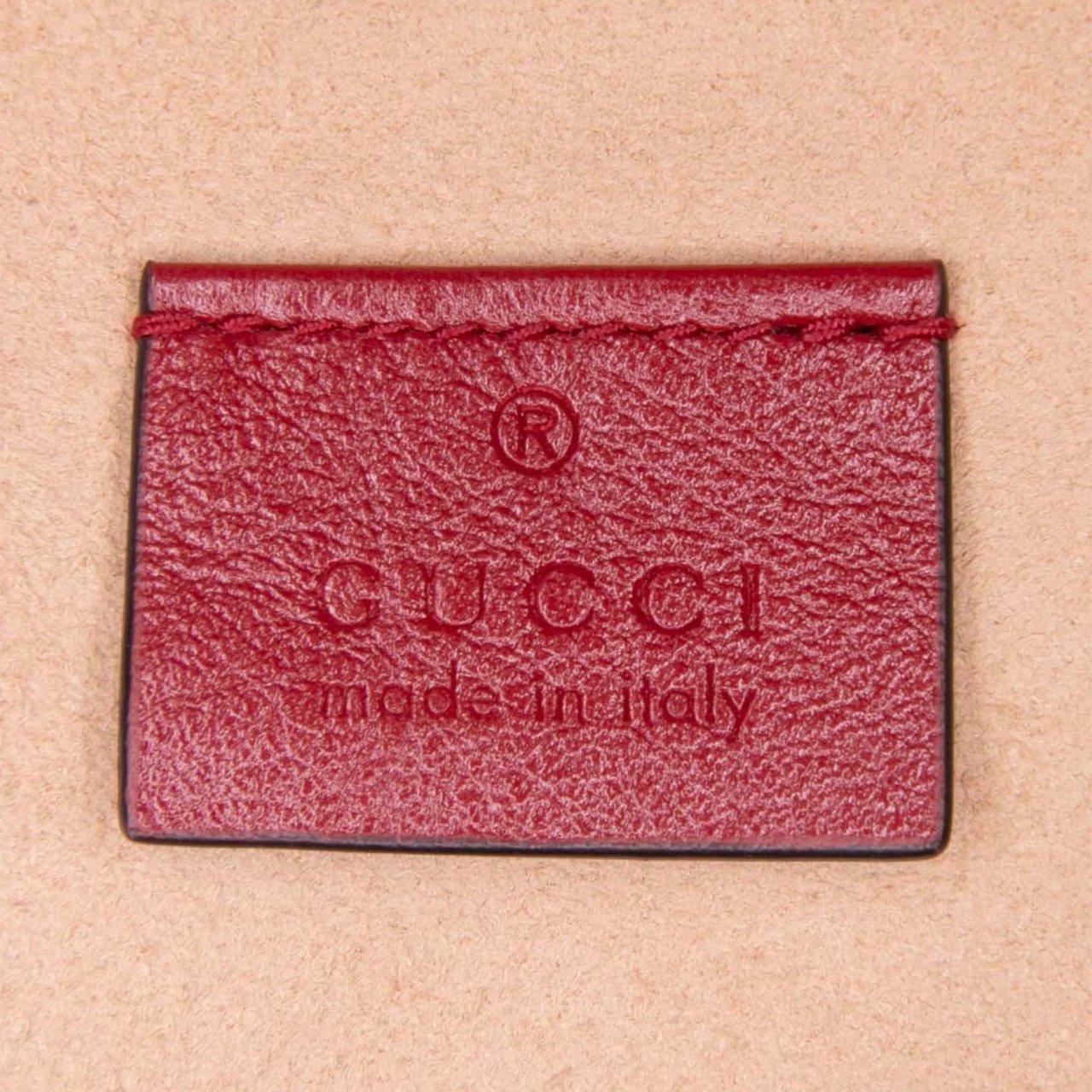Gucci Mini GG Marmont Matelasse Leather Torchon Round Crossbody Zwart