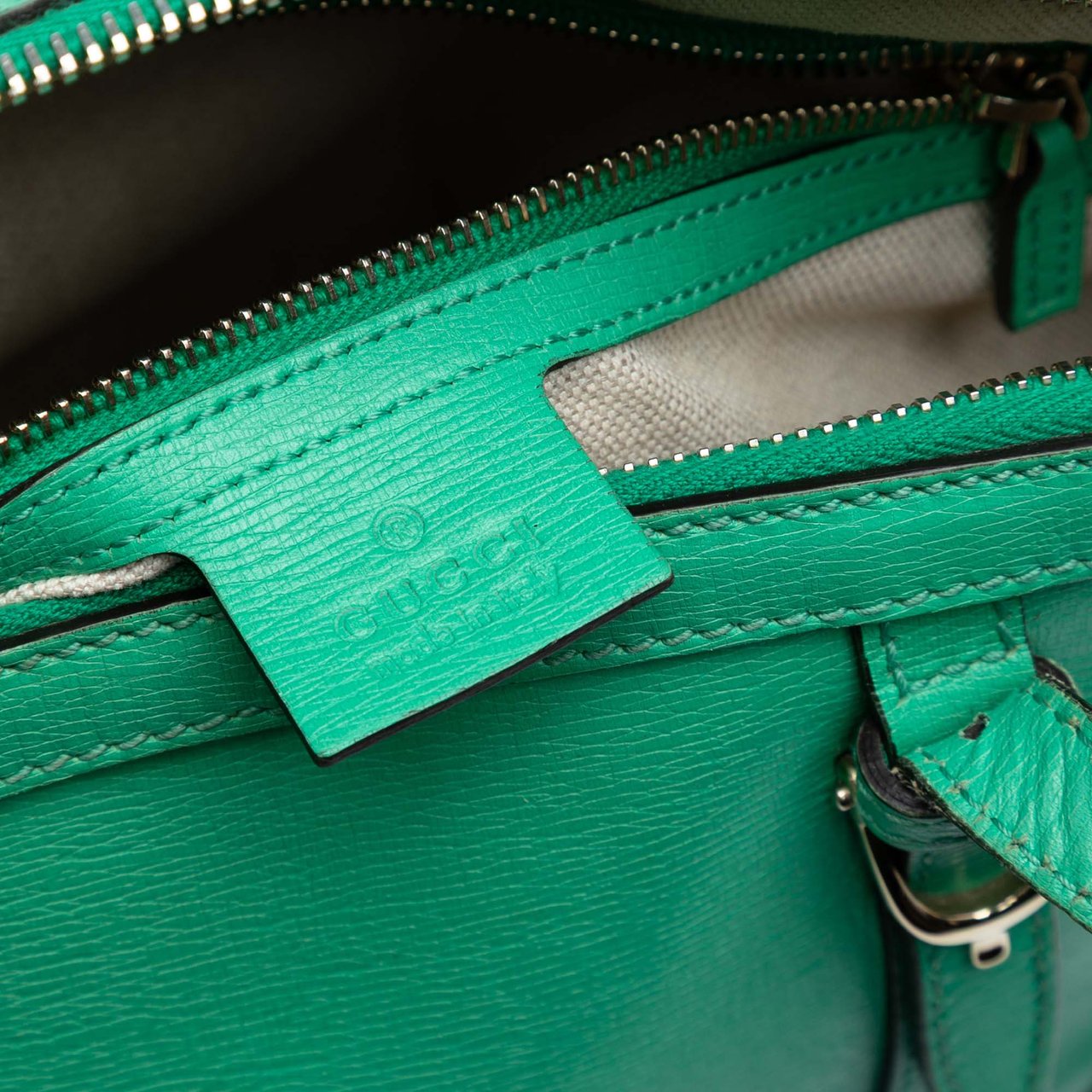 Gucci Small Leather Nice Dome Satchel Groen
