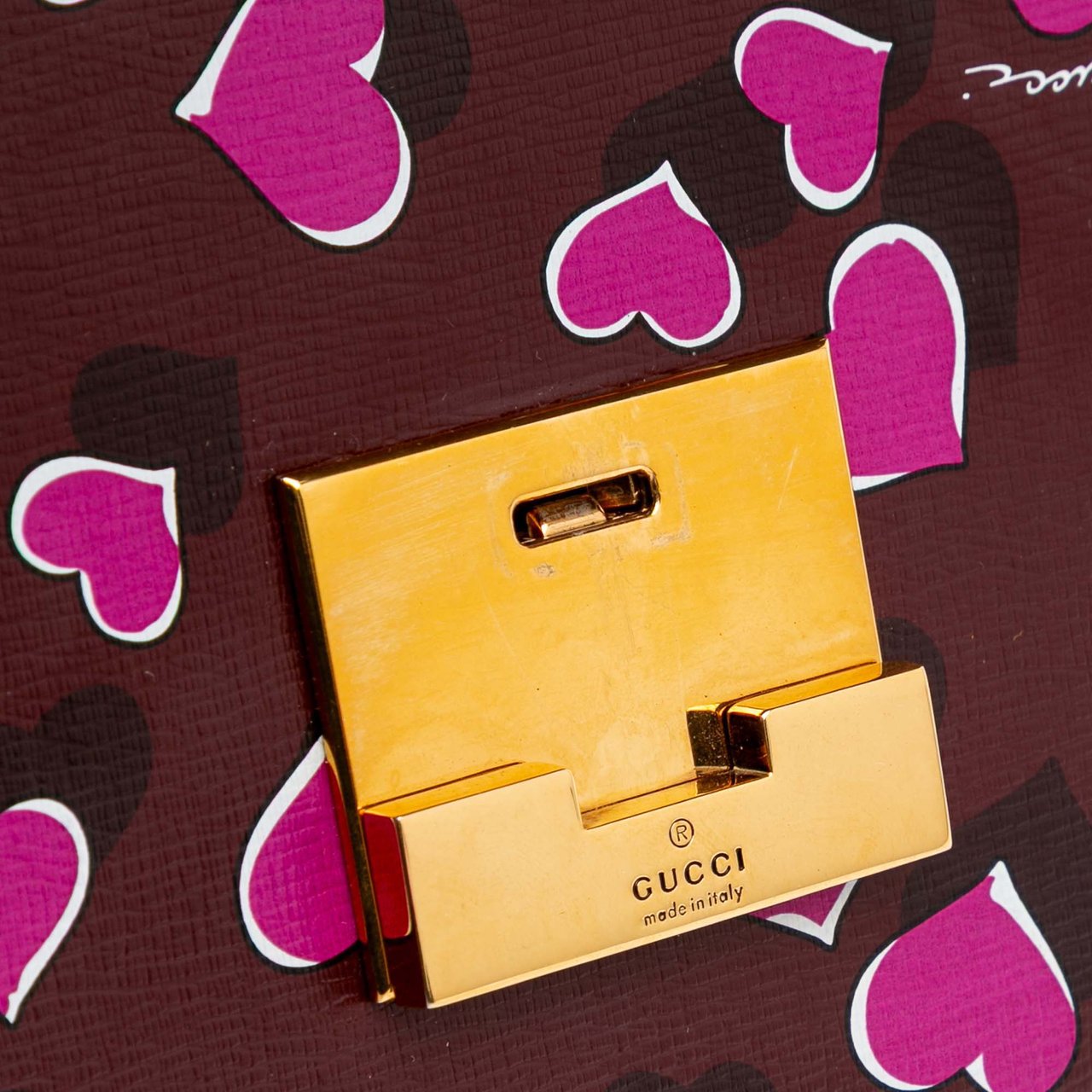 Gucci Leather Heartbeat Clutch Rood