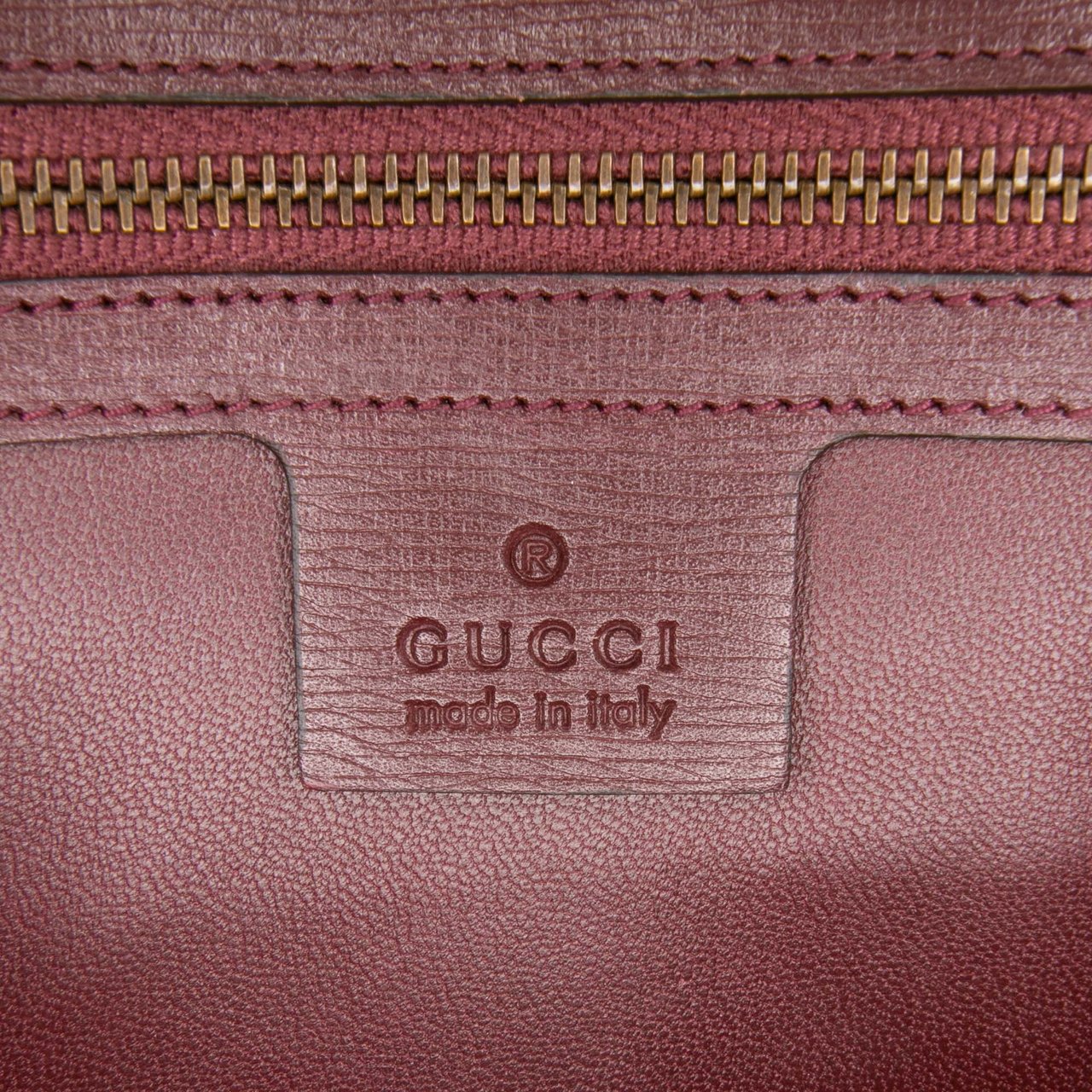 Gucci Leather Heartbeat Clutch Rood