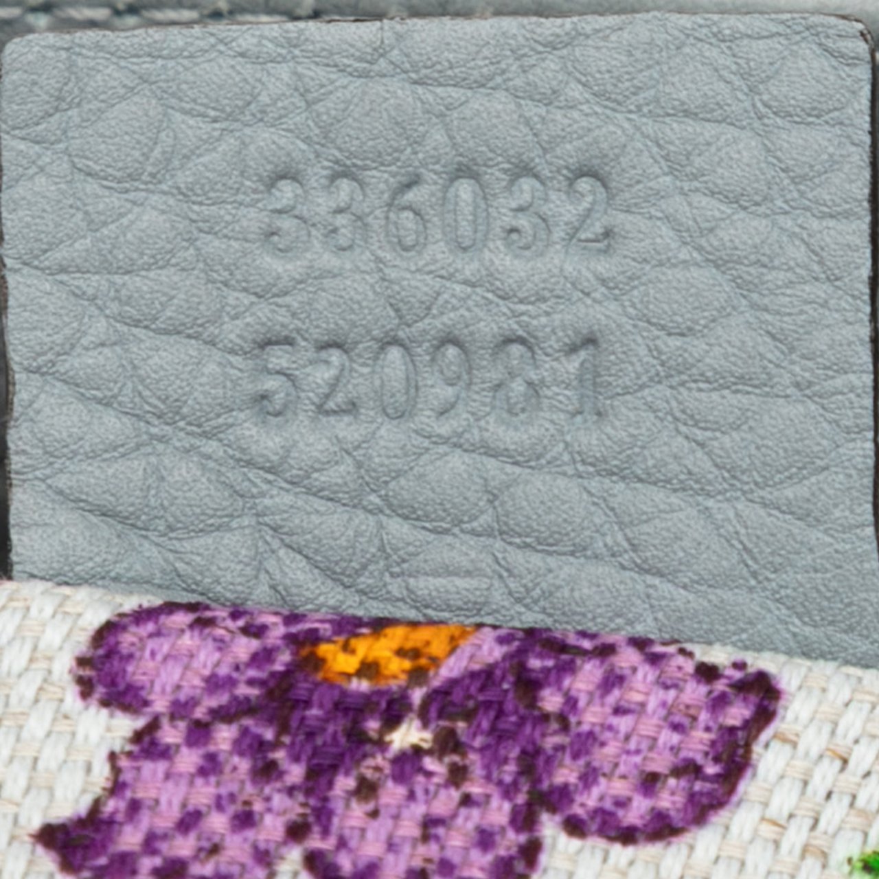 Gucci Small Calfskin Bamboo Shopper Satchel Blauw