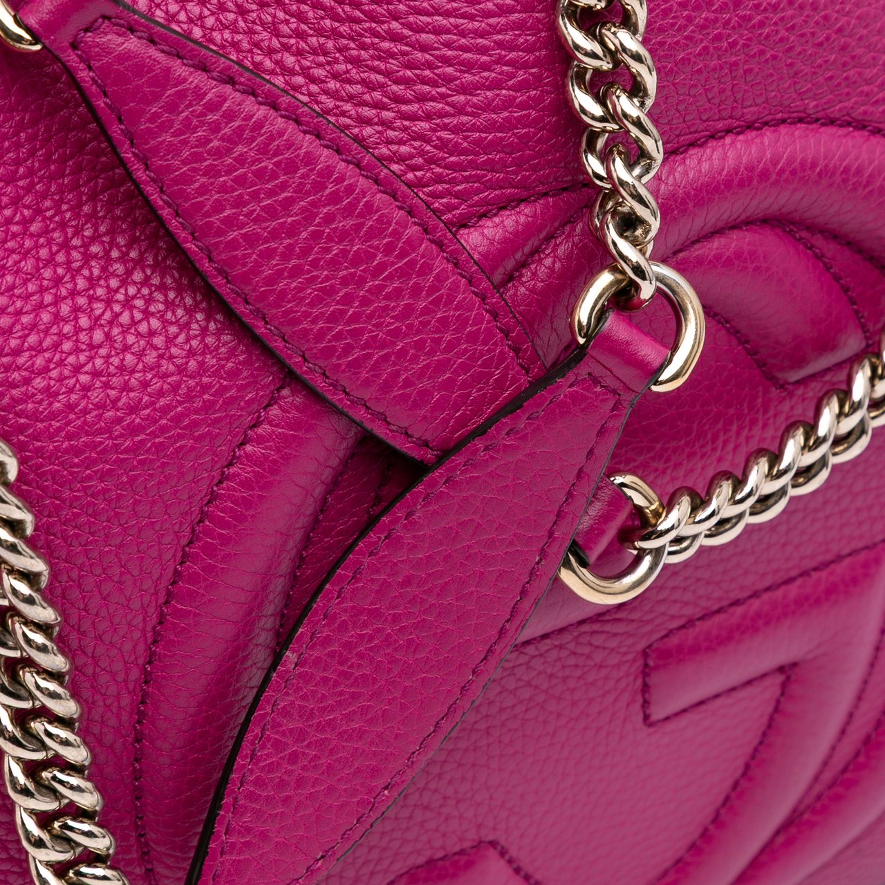 Gucci Medium Leather Soho Chain Tote Paars