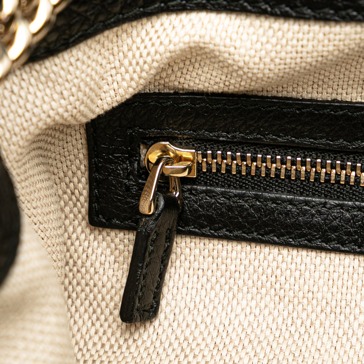 Gucci Medium Leather Soho Chain Tote Zwart