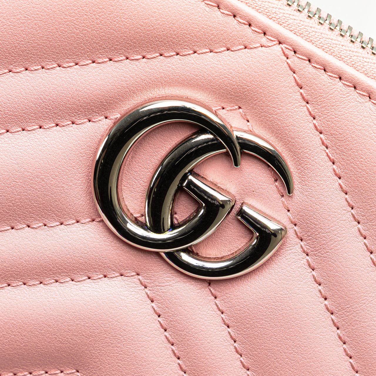 Gucci GG Marmont Matelasse Leather Clutch Roze
