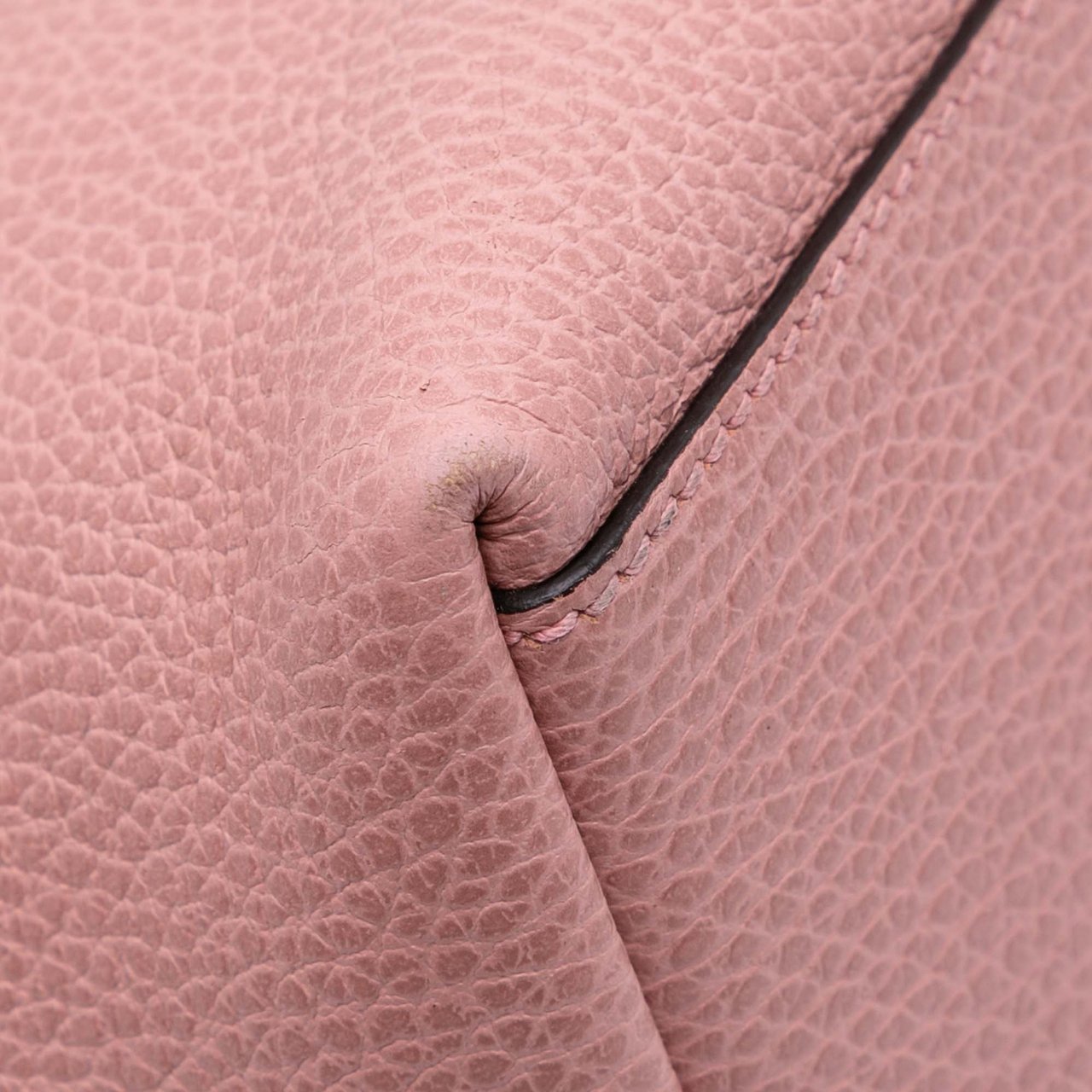 Gucci Medium Leather GG Charm Dome Satchel Roze