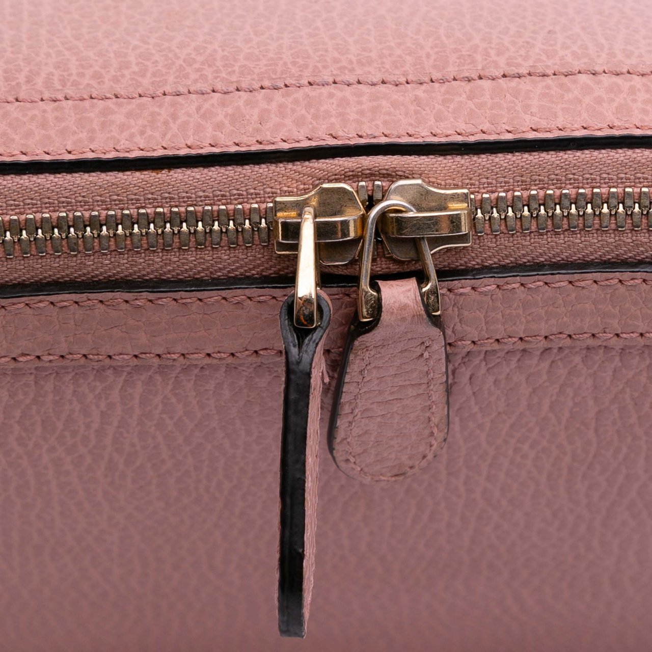 Gucci Medium Leather GG Charm Dome Satchel Roze