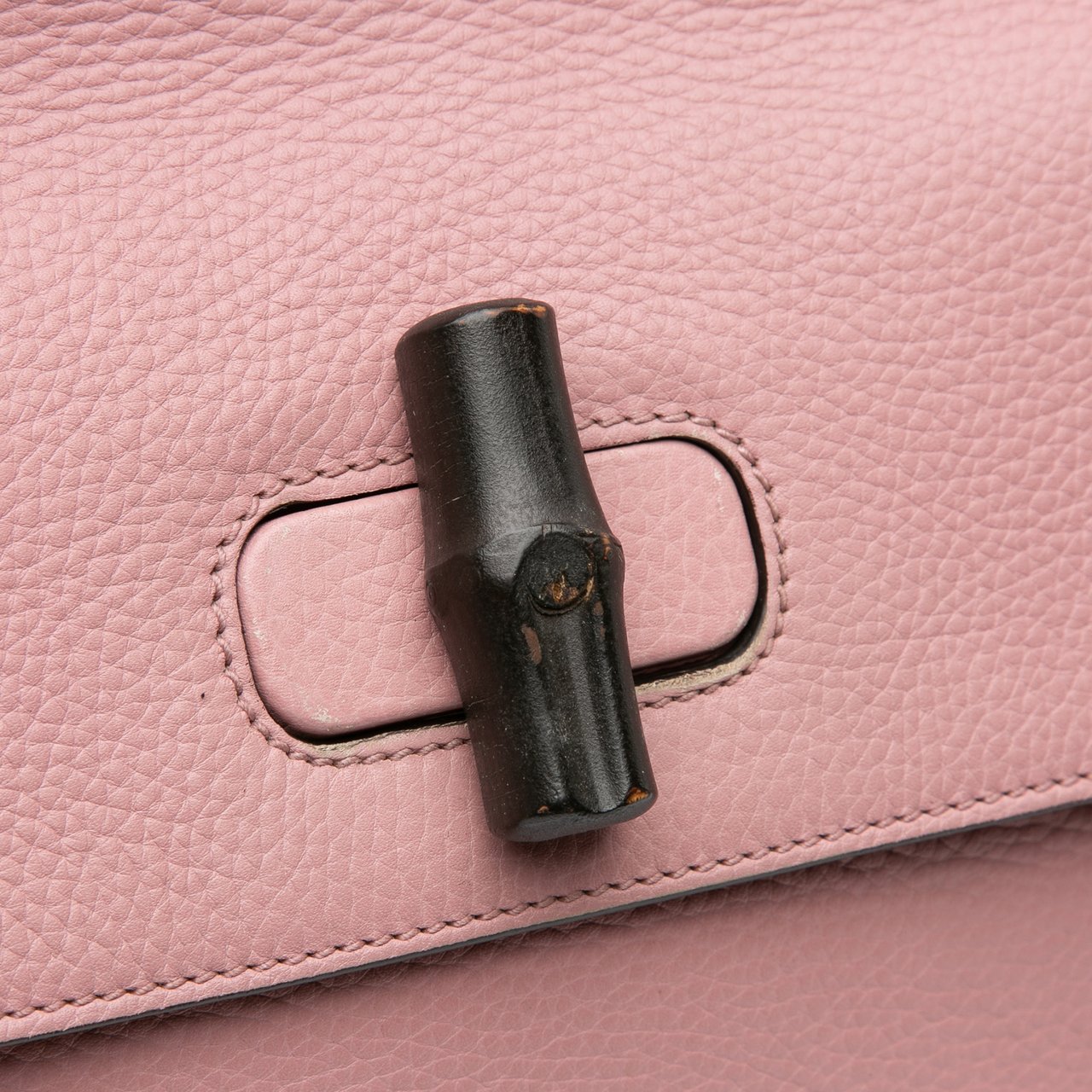 Gucci Medium Leather Bamboo Daily Satchel Roze