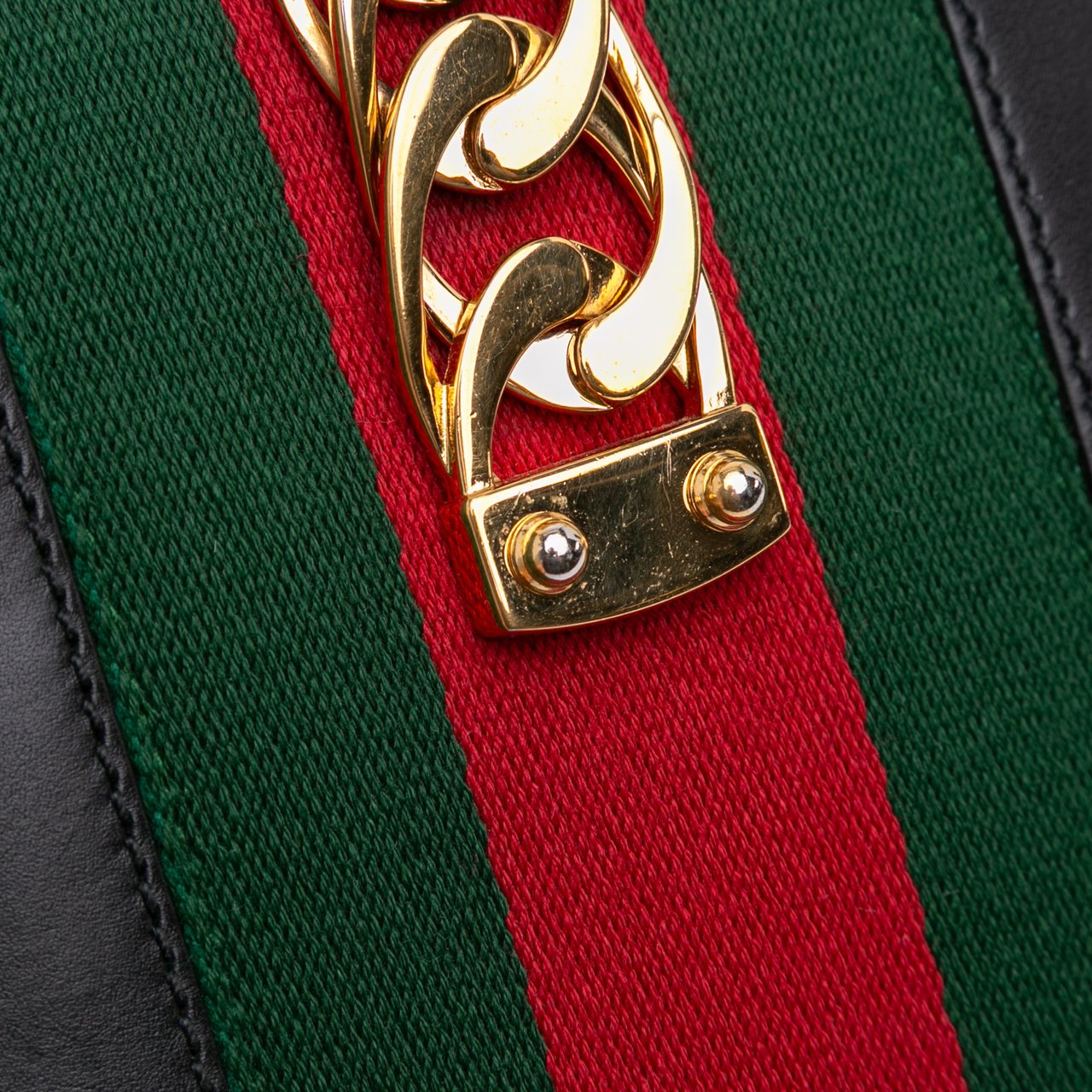 Gucci Mini Leather Web Sylvie Chain Crossbody Zwart